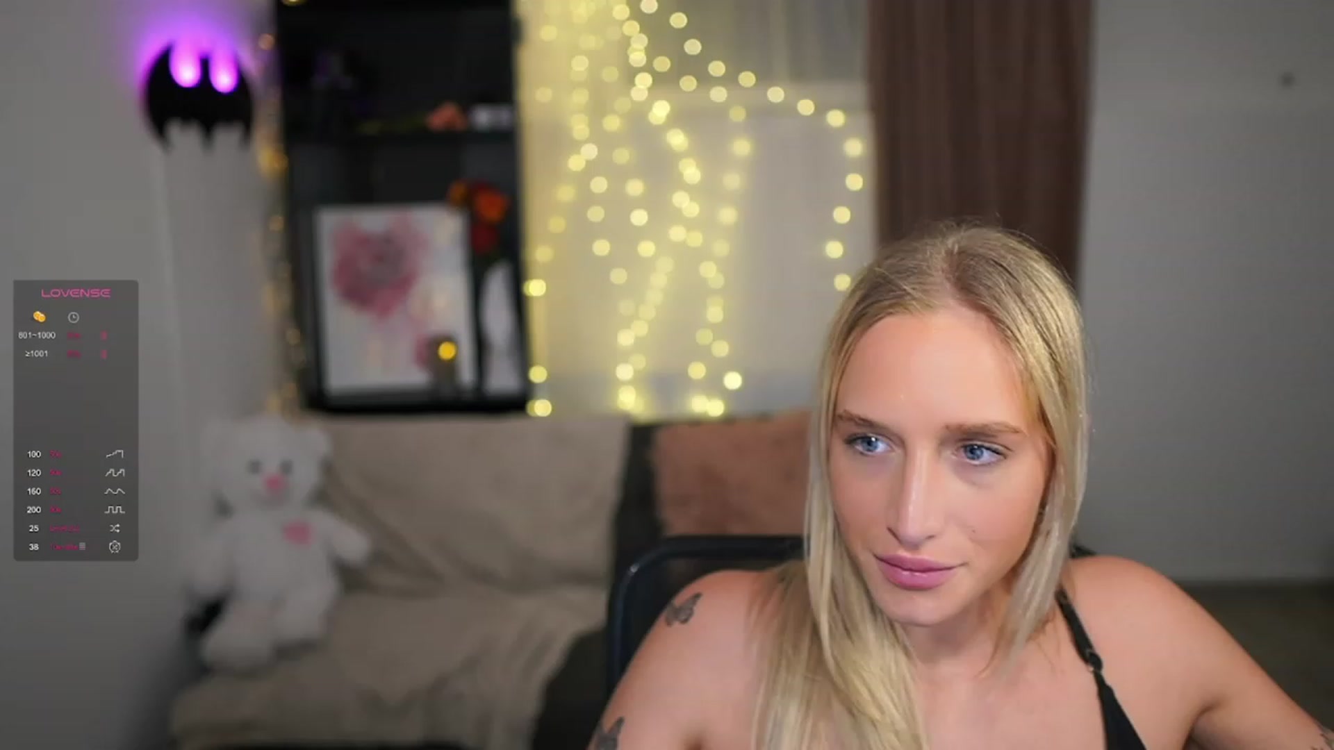 Gallery image thumbnail from NicoletteShea's myfreecams stream on, 01/25/2024, 20:50 image 10 of 20
