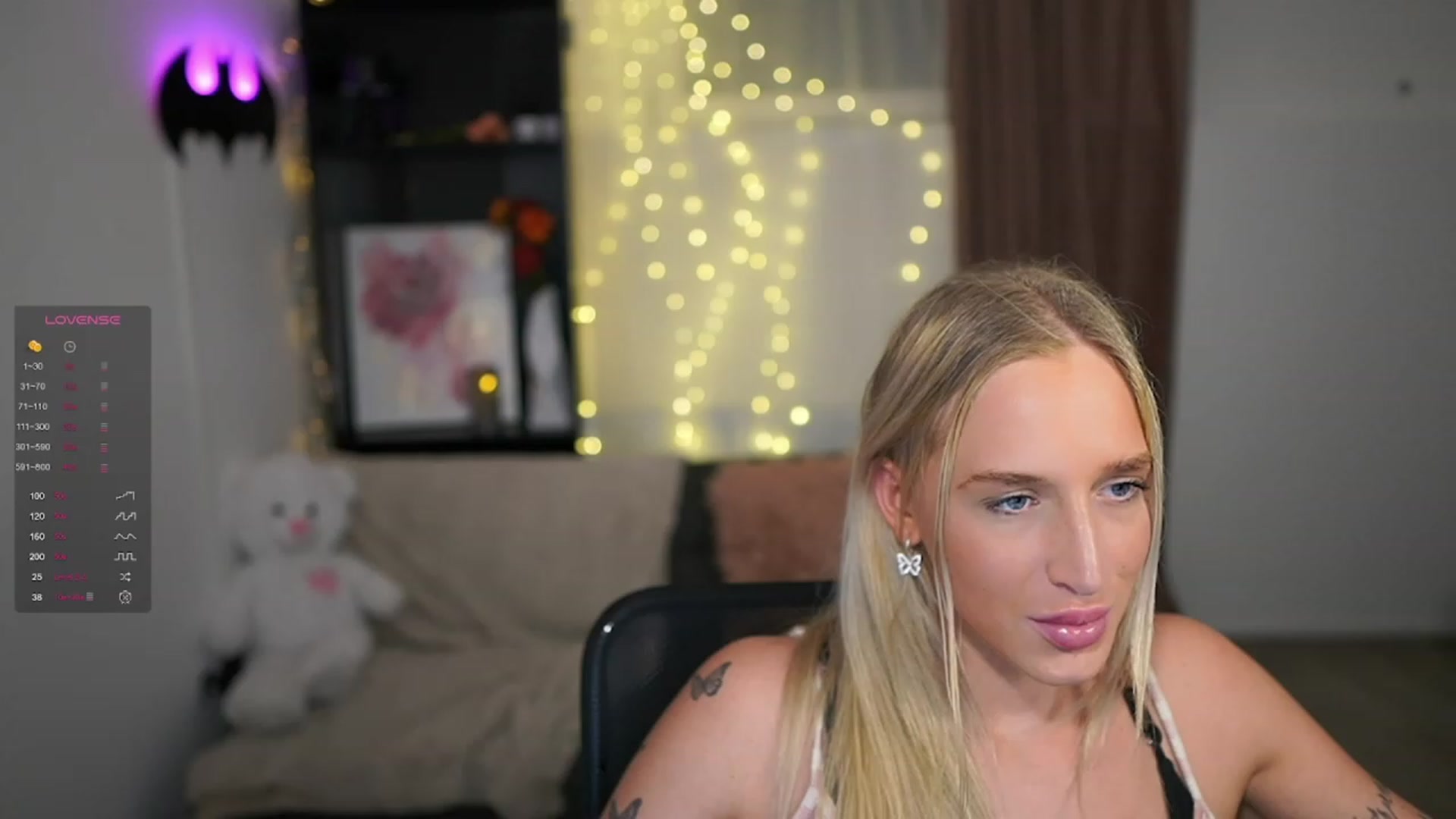 Gallery image thumbnail from NicoletteShea's myfreecams stream on, 01/25/2024, 20:50 image 3 of 20