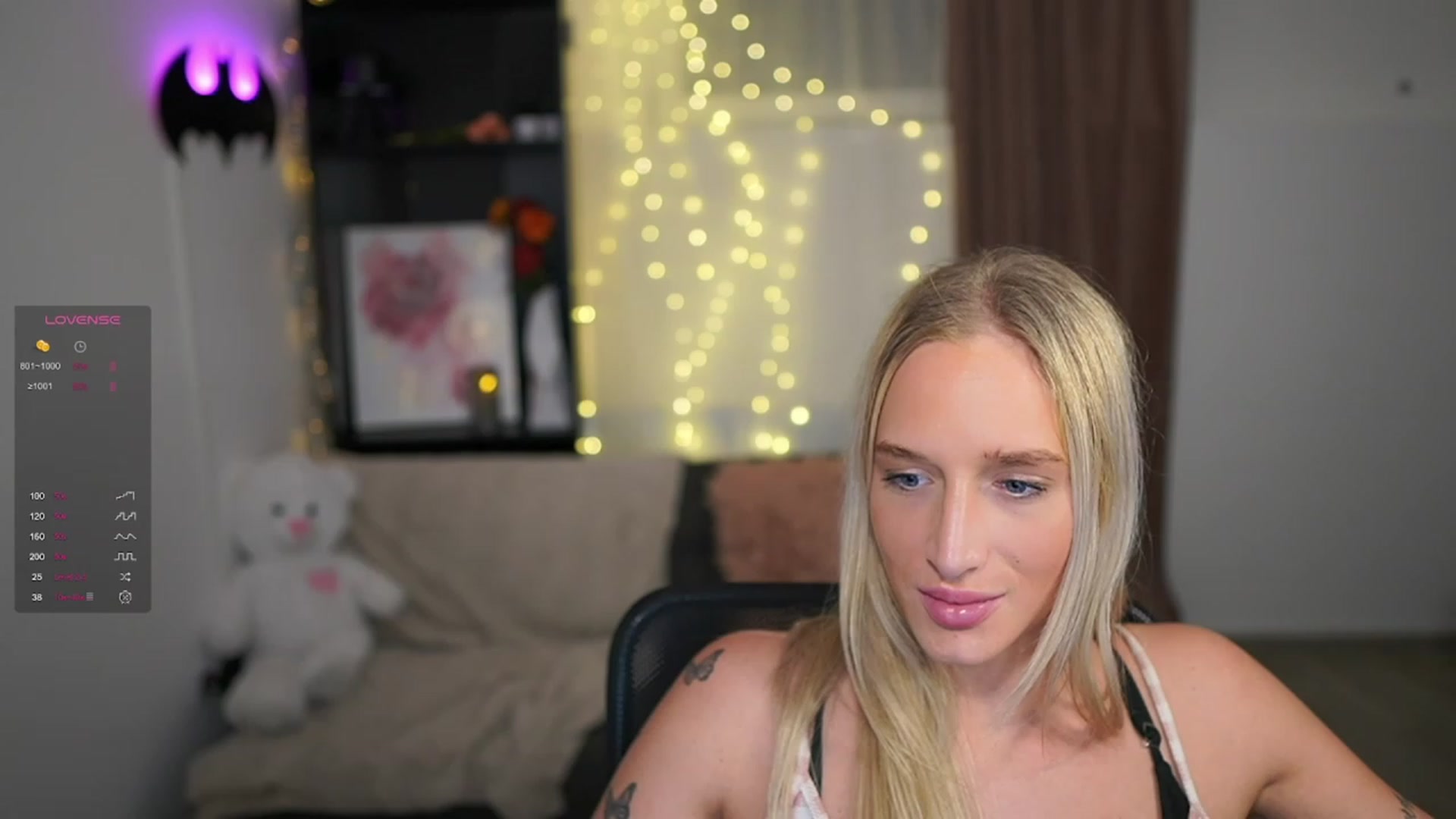 Gallery image thumbnail from NicoletteShea's myfreecams stream on, 01/25/2024, 20:50 image 1 of 20