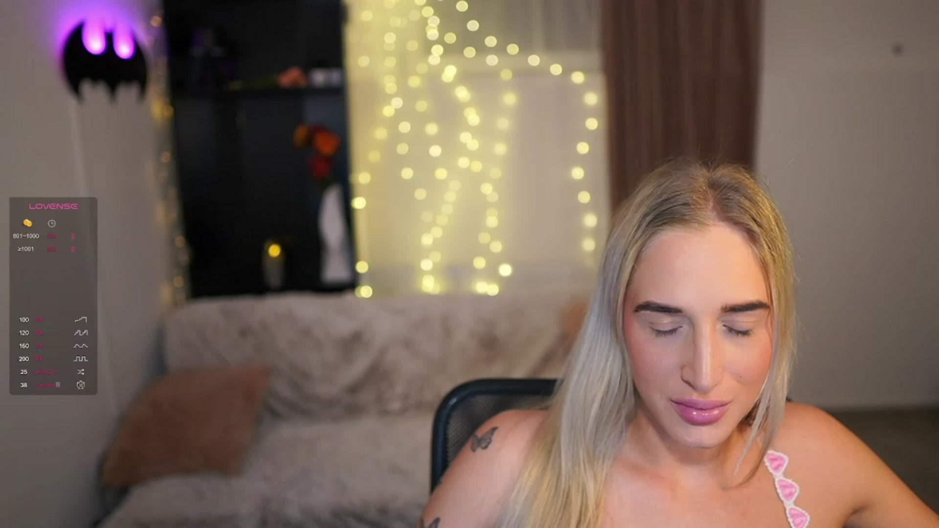 Gallery image thumbnail from NicoletteShea's myfreecams stream on, 01/28/2024, 21:45 image 19 of 20