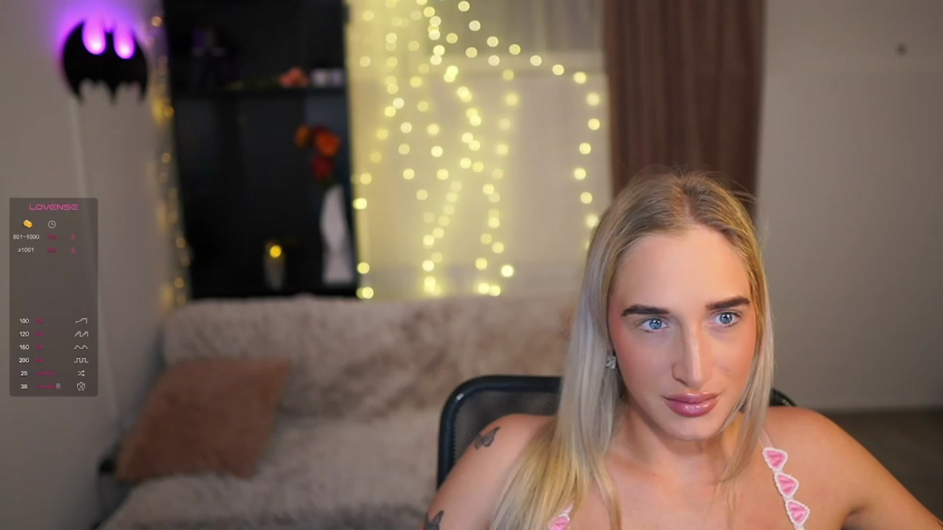 Gallery image thumbnail from NicoletteShea's myfreecams stream on, 01/28/2024, 21:45 image 3 of 20