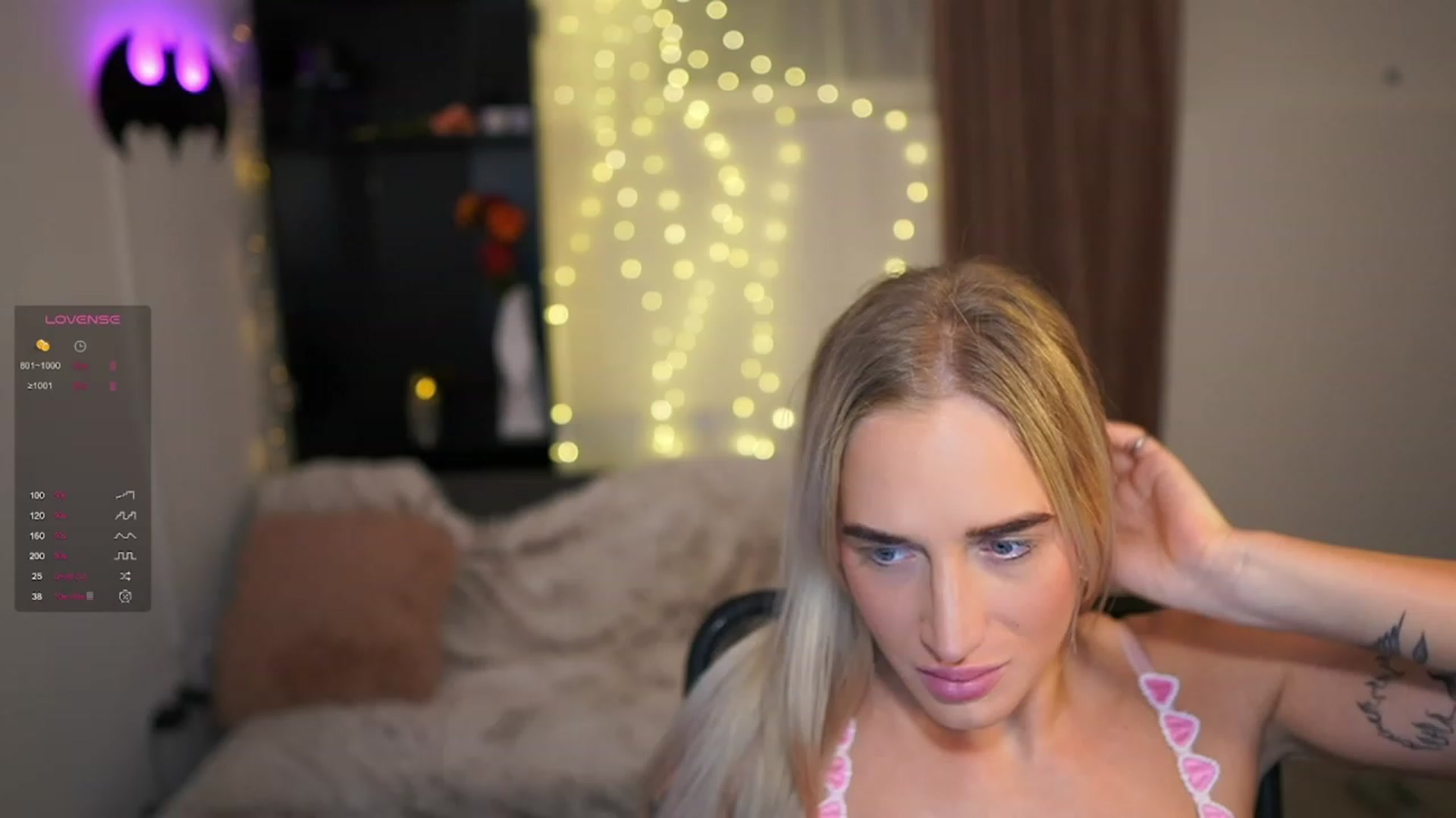 Gallery image thumbnail from NicoletteShea's myfreecams stream on, 01/29/2024, 24:02 image 9 of 20