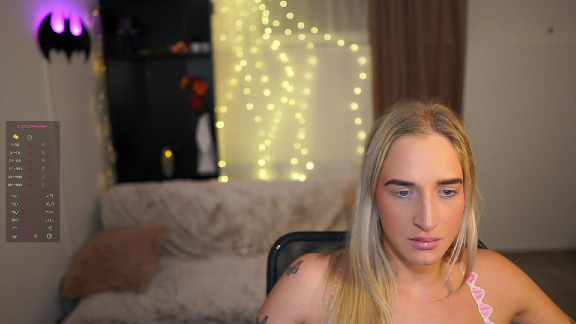 Gallery image thumbnail from NicoletteShea's myfreecams stream on, 01/29/2024, 24:02 image 3 of 20
