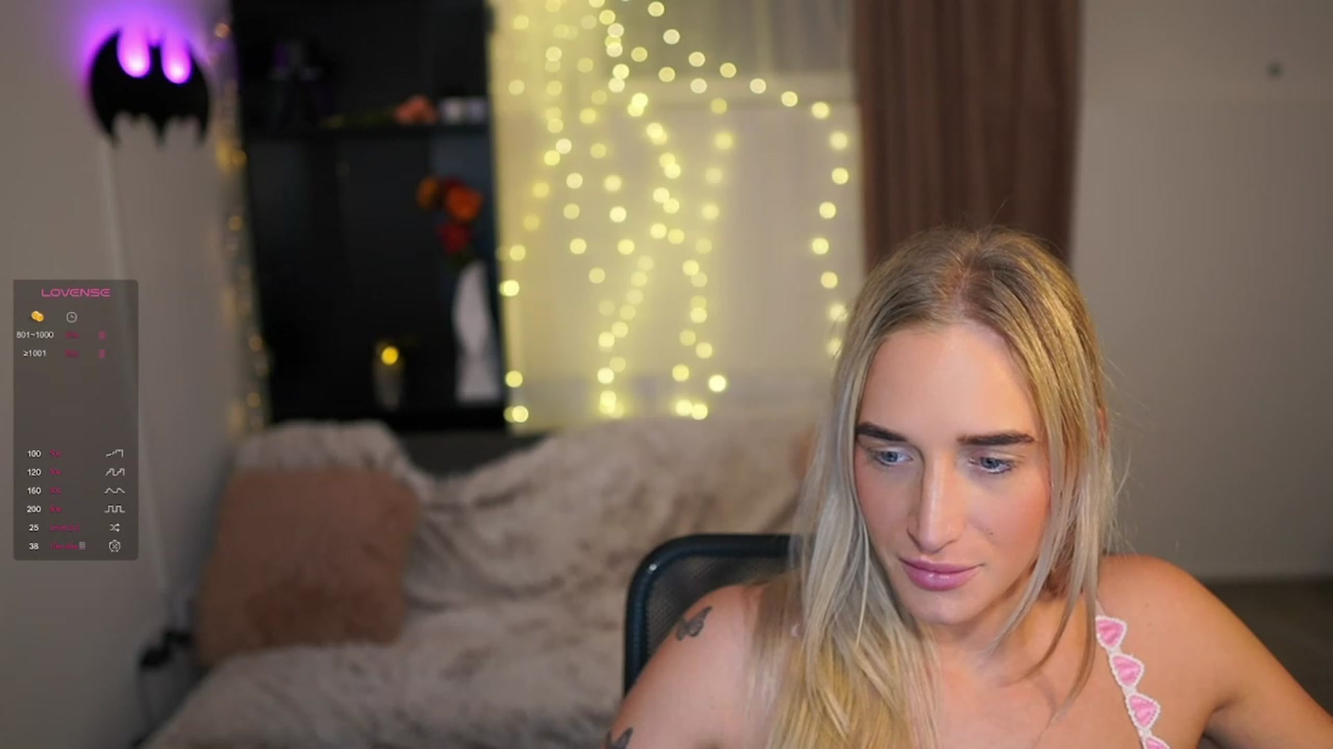 Gallery image thumbnail from NicoletteShea's myfreecams stream on, 01/29/2024, 24:02 image 8 of 20