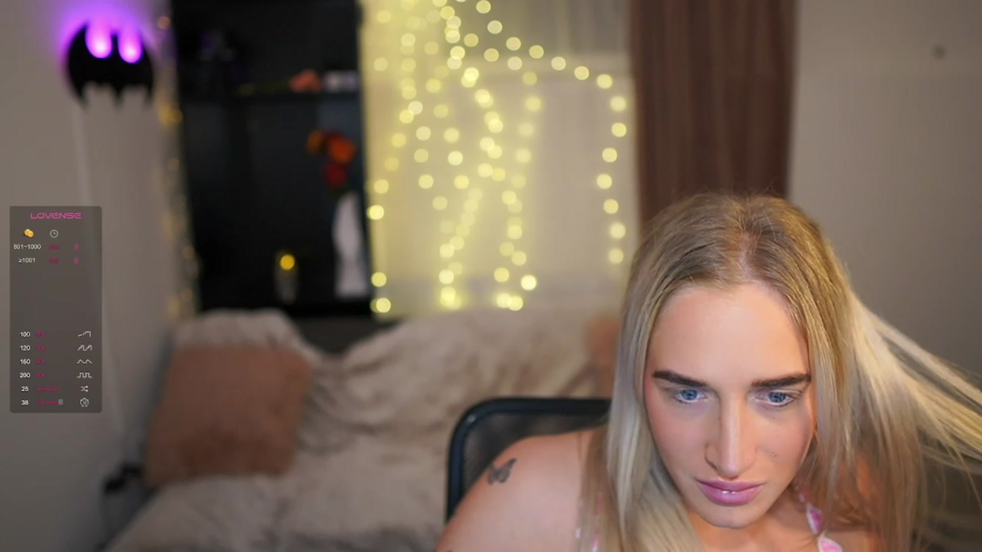 Gallery image thumbnail from NicoletteShea's myfreecams stream on, 01/29/2024, 24:02 image 16 of 20