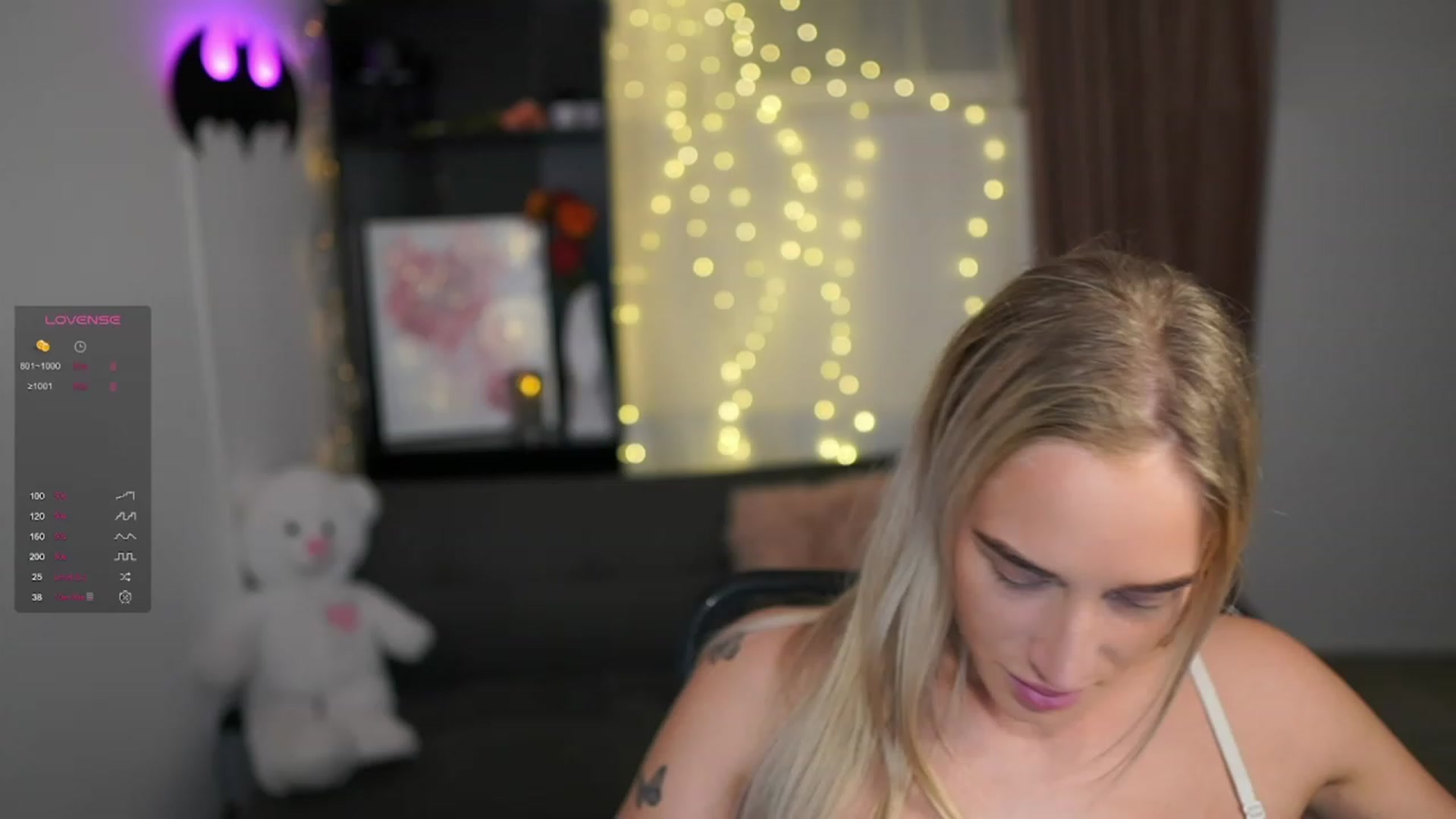 Gallery image thumbnail from NicoletteShea's myfreecams stream on, 01/30/2024, 22:34 image 6 of 20