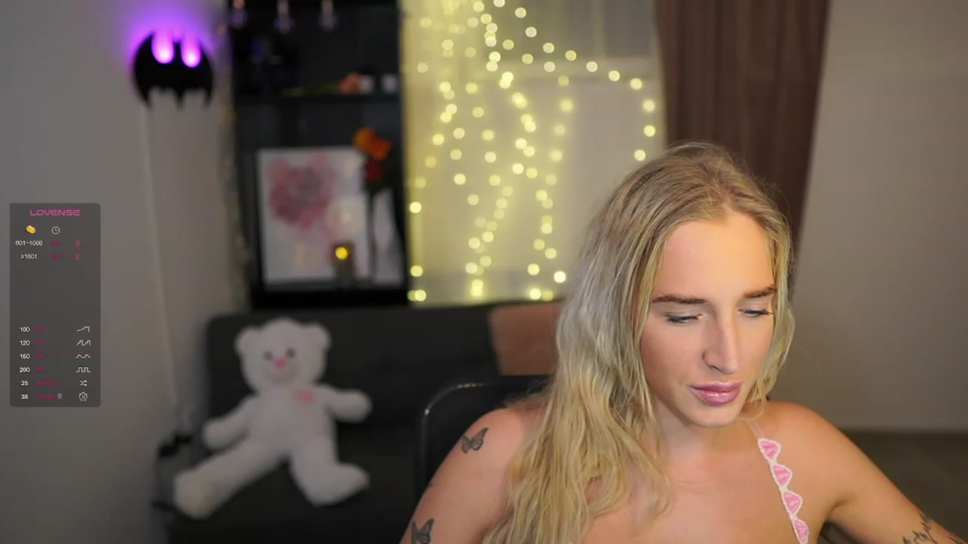 Gallery image thumbnail from NicoletteShea's myfreecams stream on, 02/08/2024, 17:12 image 16 of 20