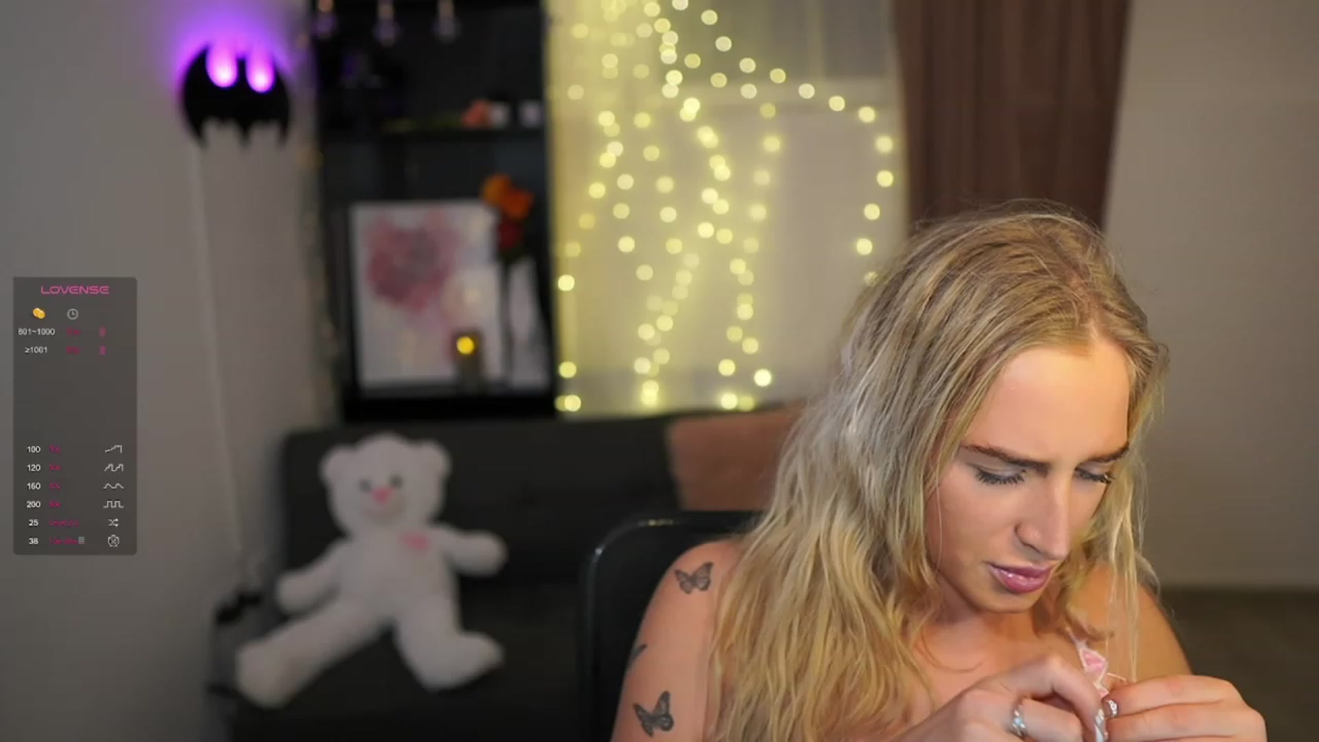 Gallery image thumbnail from NicoletteShea's myfreecams stream on, 02/08/2024, 17:12 image 18 of 20