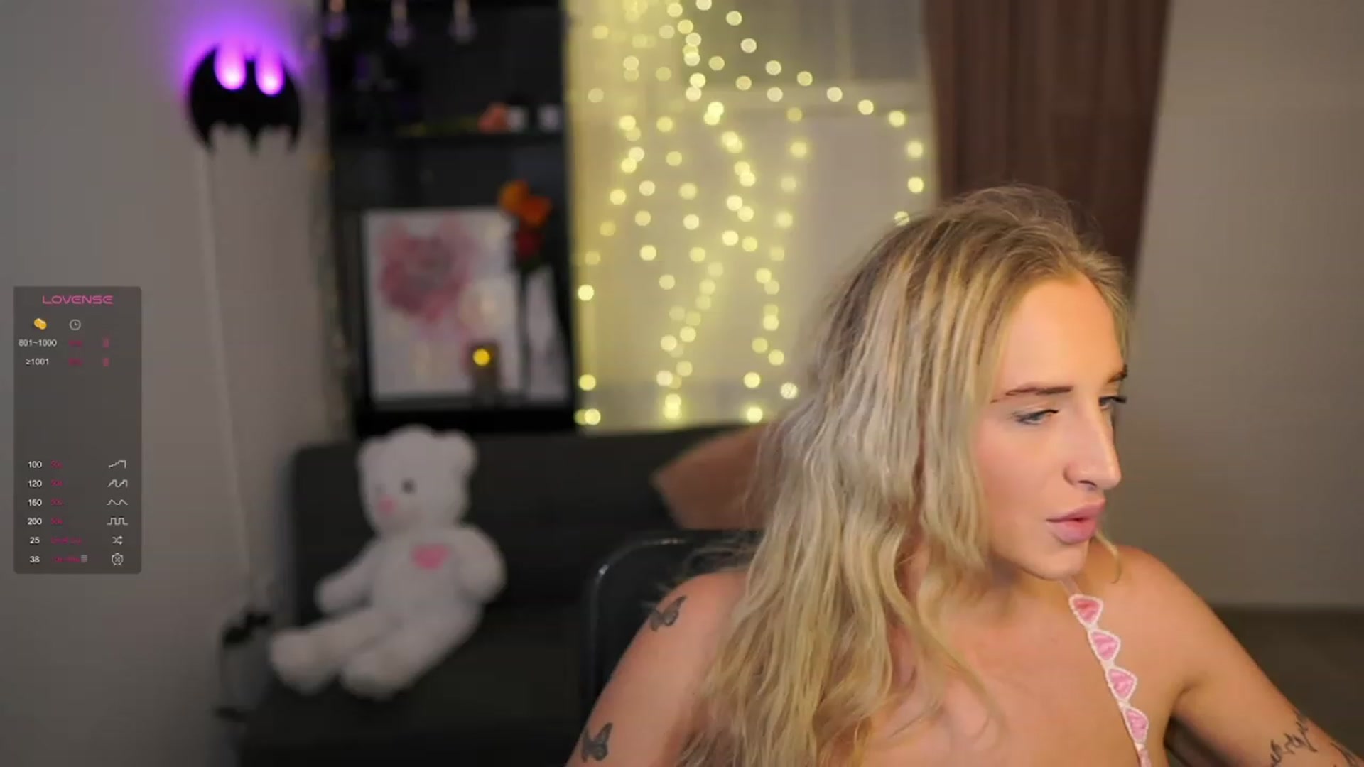 Gallery image thumbnail from NicoletteShea's myfreecams stream on, 02/08/2024, 19:10 image 17 of 20