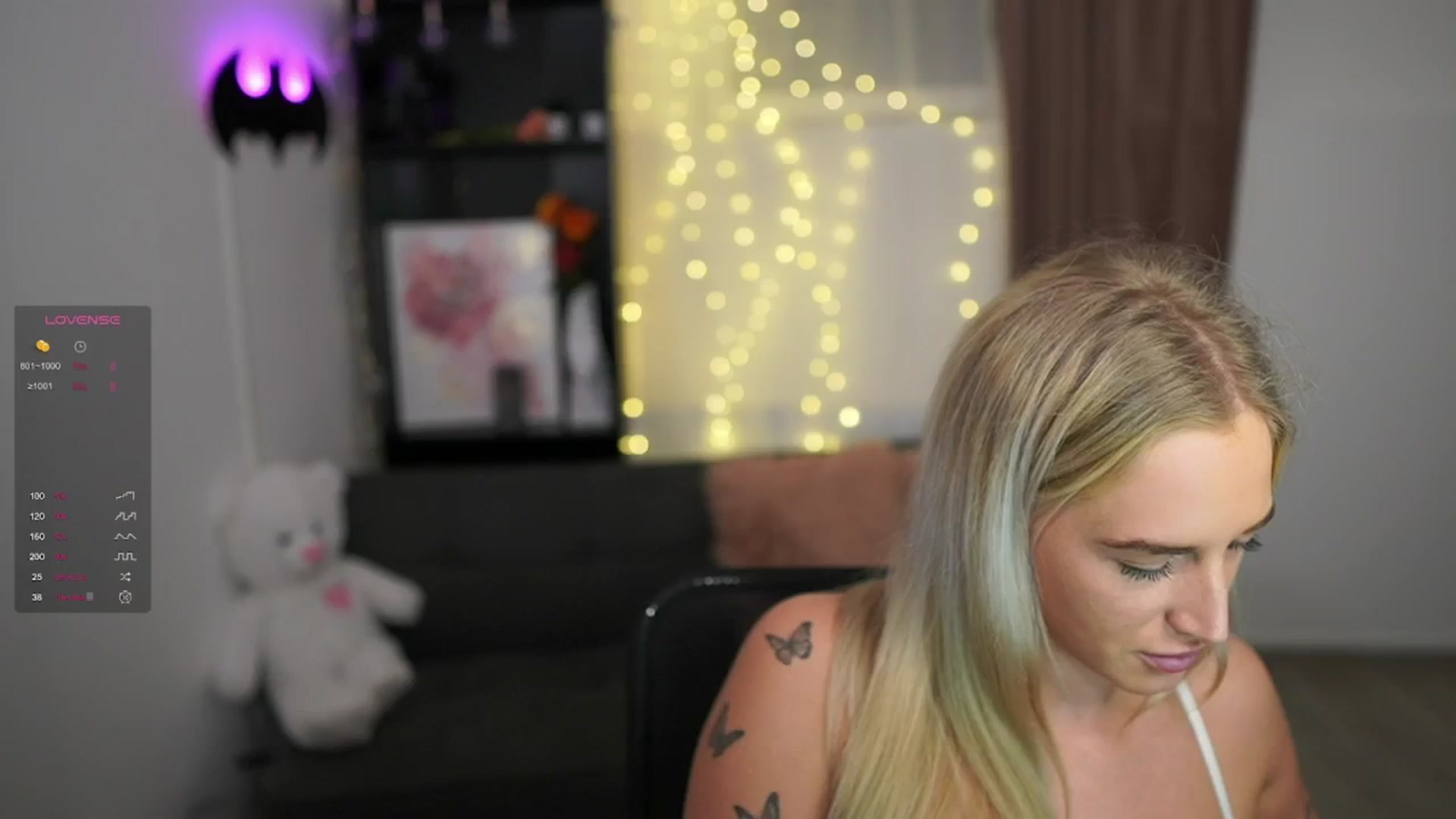 Gallery image thumbnail from NicoletteShea's myfreecams stream on, 02/11/2024, 17:17 image 3 of 20