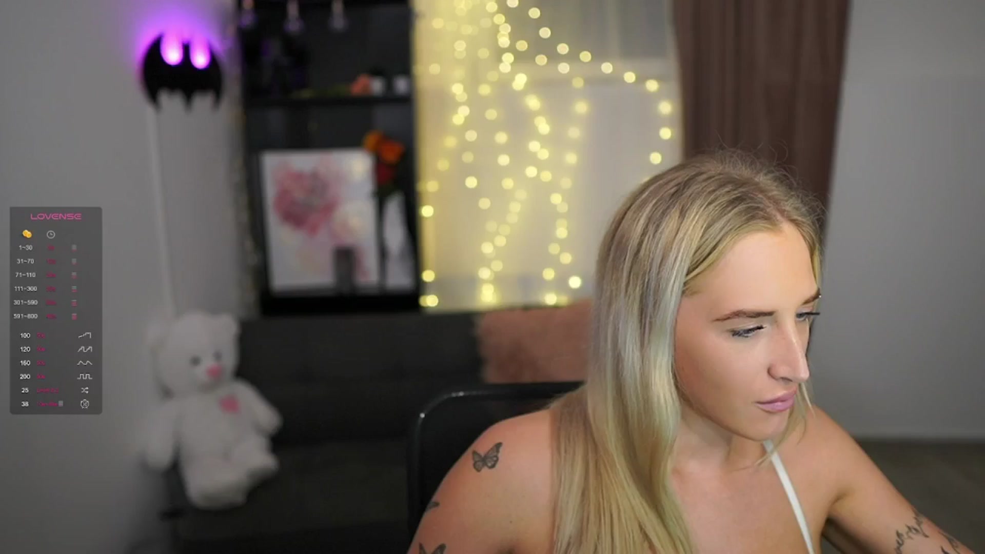 Gallery image thumbnail from NicoletteShea's myfreecams stream on, 02/11/2024, 17:17 image 15 of 20