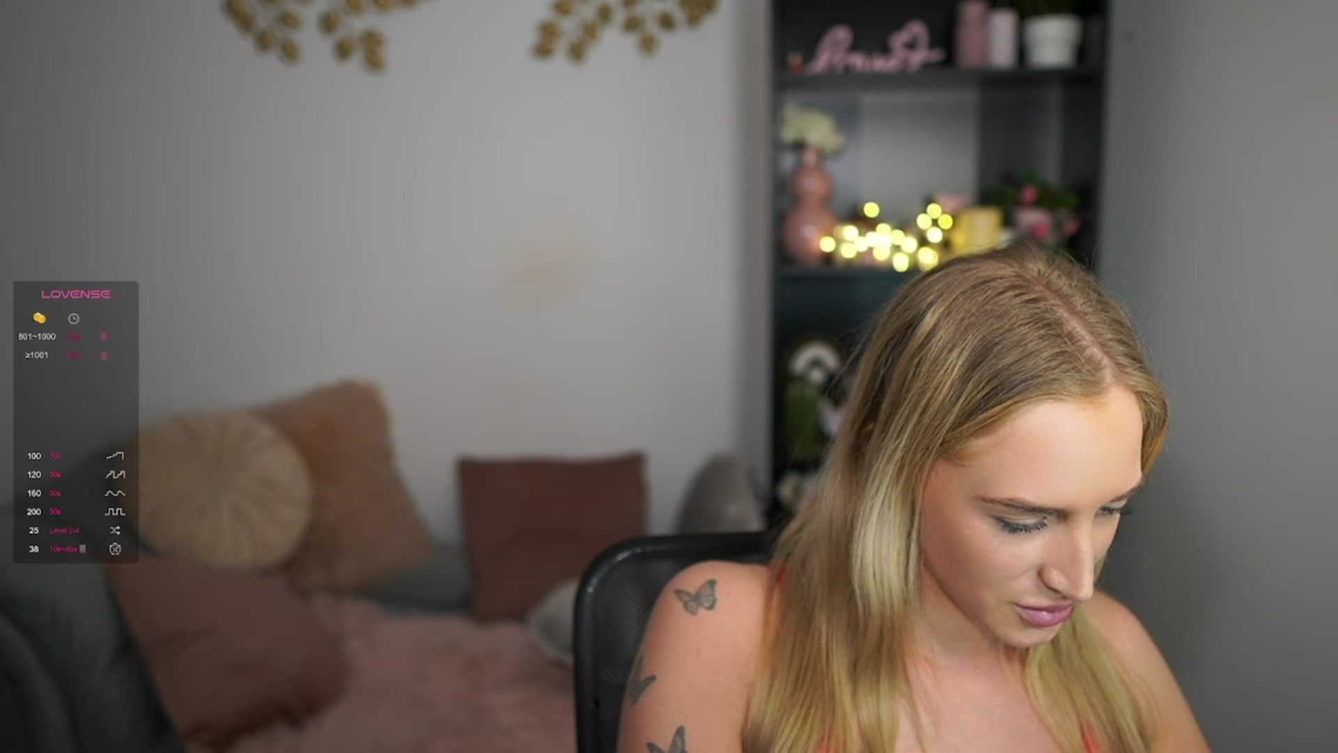 Gallery image thumbnail from NicoletteShea's myfreecams stream on, 03/11/2024, 17:10 image 13 of 20