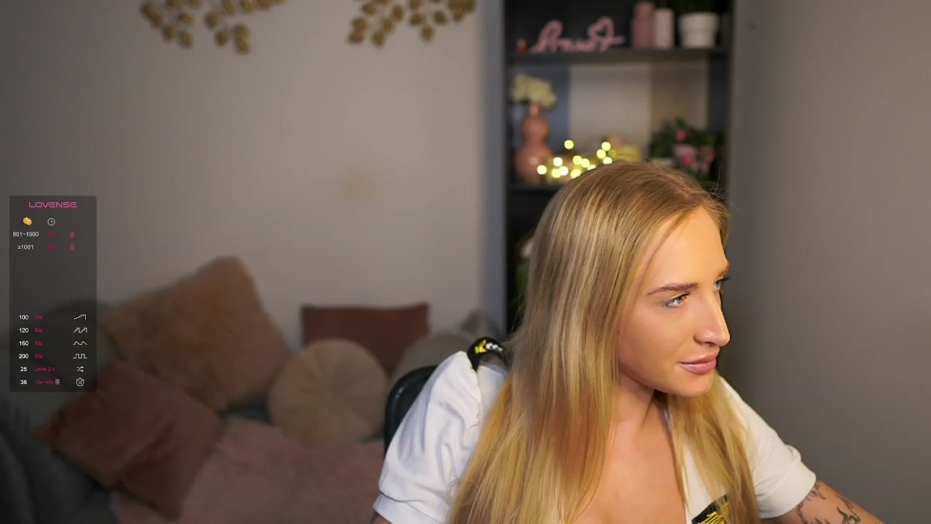 Gallery image thumbnail from NicoletteShea's myfreecams stream on, 03/15/2024, 15:13 image 10 of 20