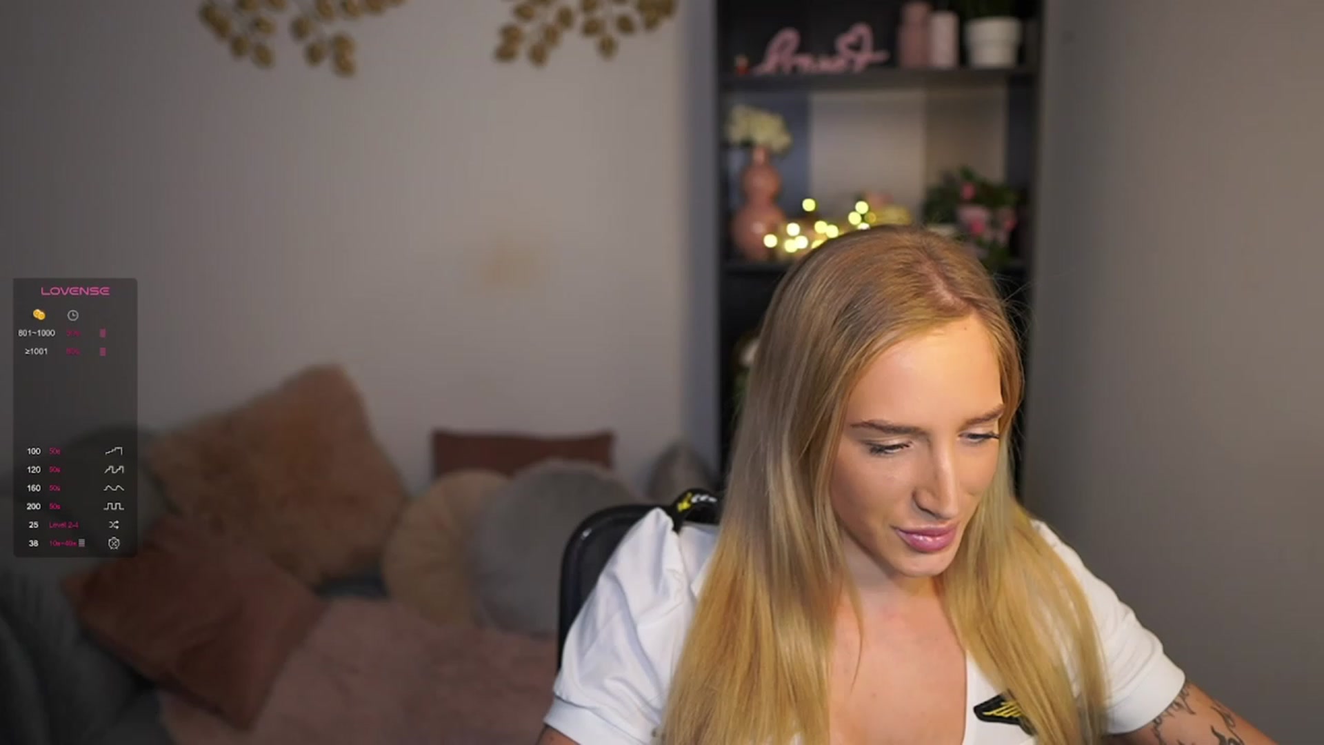 Gallery image thumbnail from NicoletteShea's myfreecams stream on, 03/15/2024, 15:13 image 3 of 20