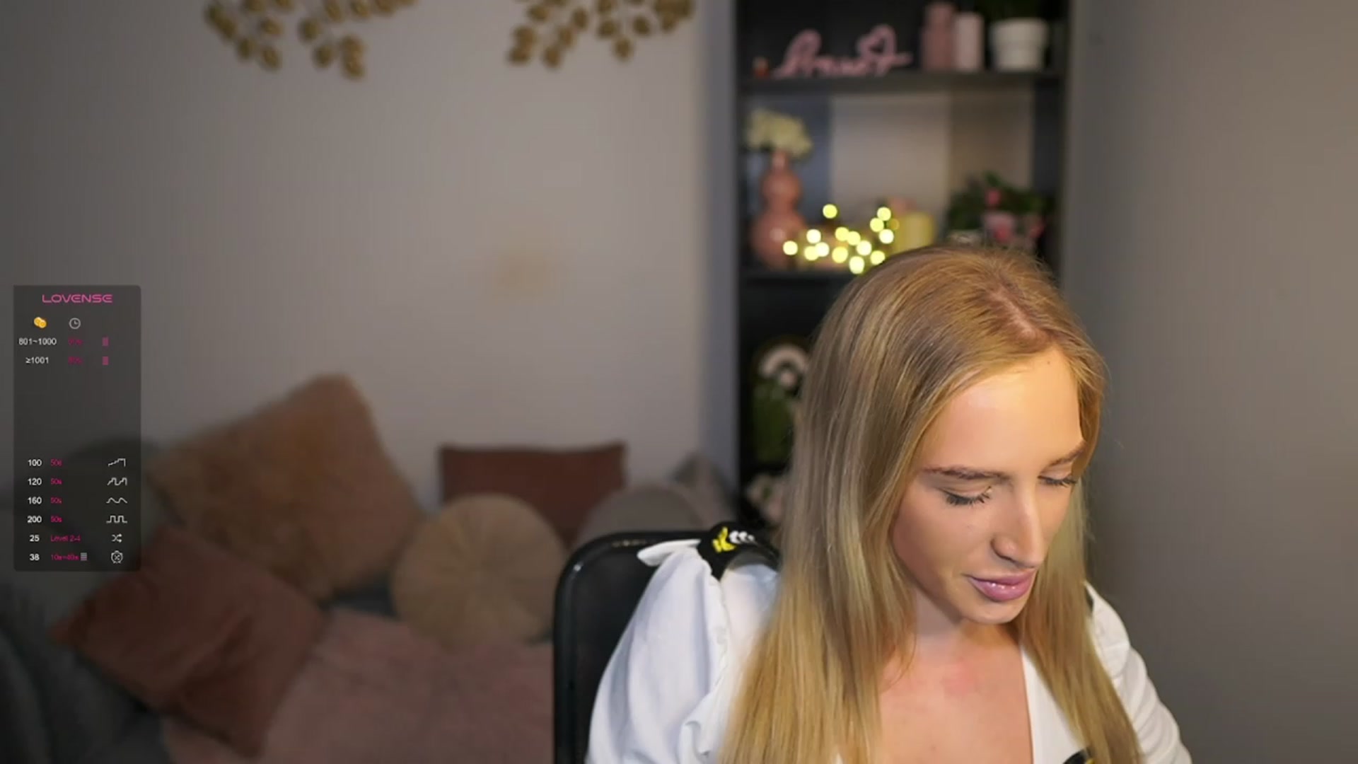 Gallery image thumbnail from NicoletteShea's myfreecams stream on, 03/15/2024, 15:37 image 8 of 20
