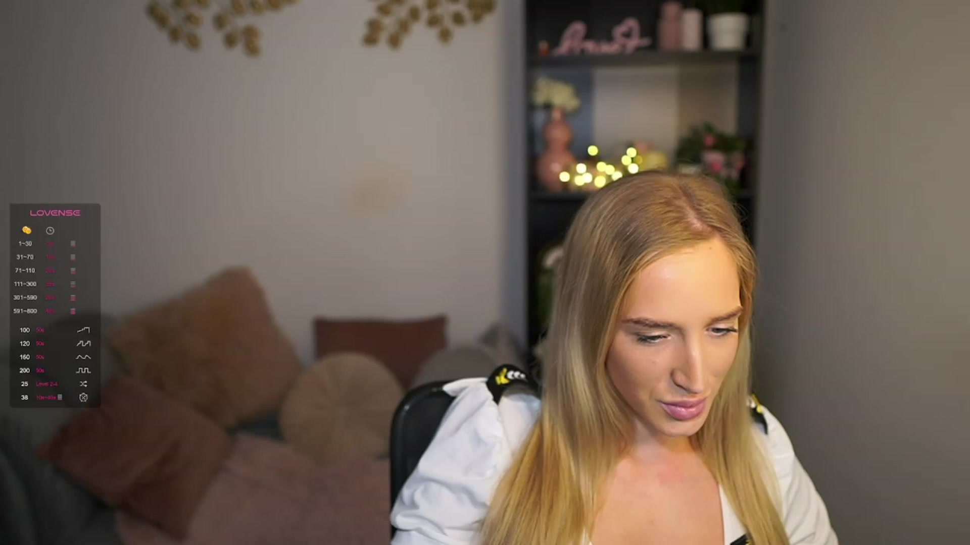 Gallery image thumbnail from NicoletteShea's myfreecams stream on, 03/15/2024, 15:37 image 12 of 20