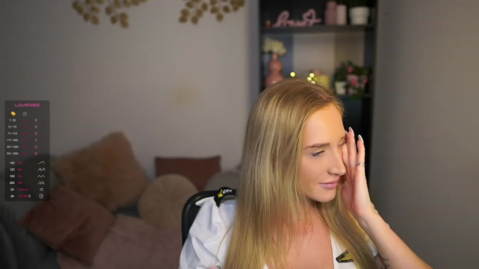 Gallery image thumbnail from NicoletteShea's myfreecams stream on, 03/15/2024, 15:37 image 2 of 20