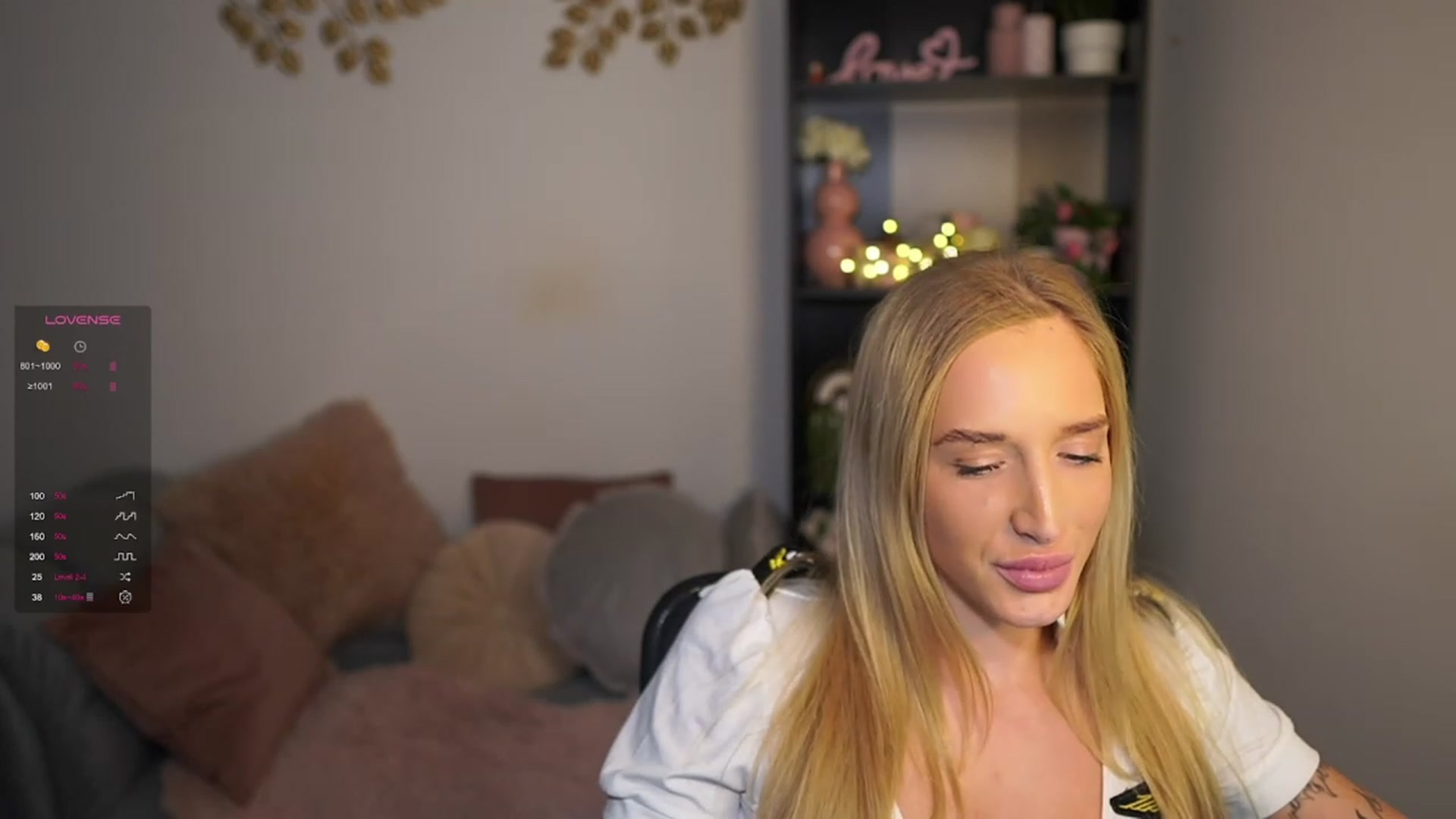 Gallery image thumbnail from NicoletteShea's myfreecams stream on, 03/15/2024, 19:00 image 10 of 20