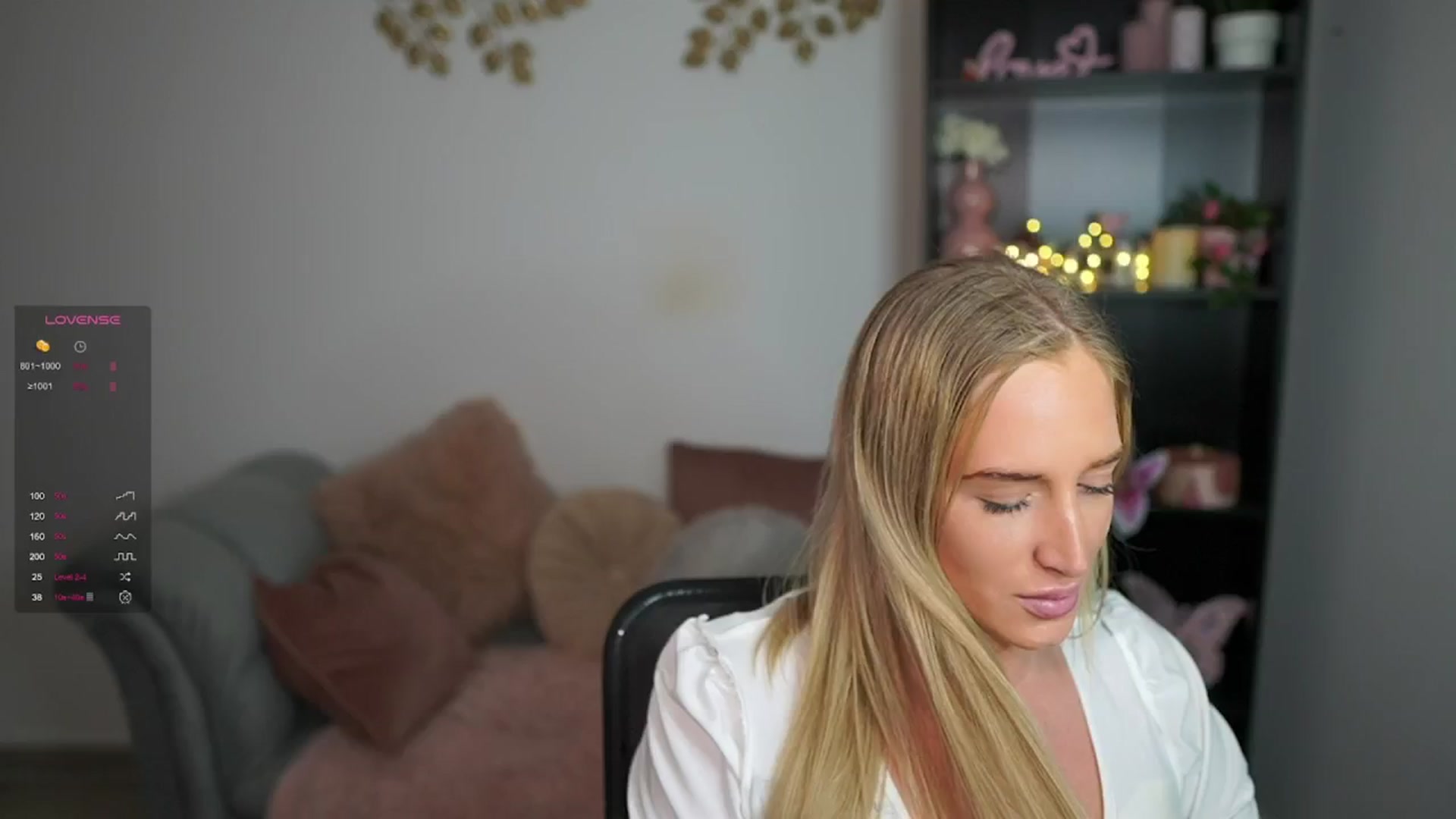 Gallery image thumbnail from NicoletteShea's myfreecams stream on, 03/19/2024, 17:21 image 7 of 20