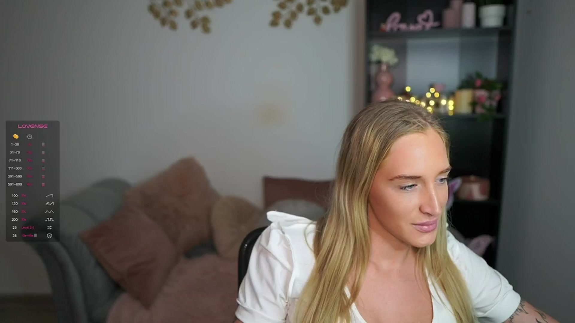 Gallery image thumbnail from NicoletteShea's myfreecams stream on, 03/19/2024, 17:21 image 17 of 20