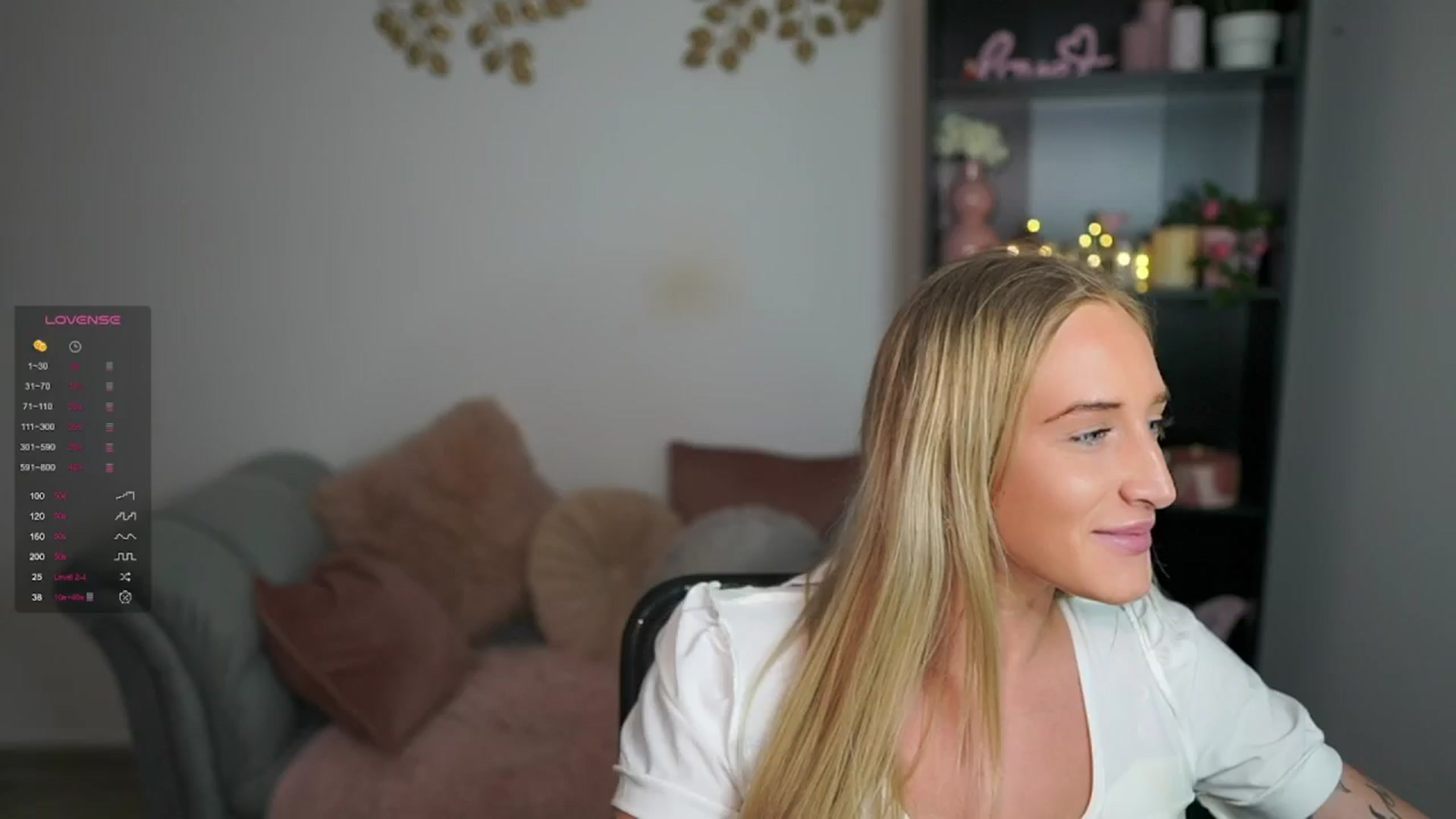 Gallery image thumbnail from NicoletteShea's myfreecams stream on, 03/19/2024, 17:21 image 4 of 20