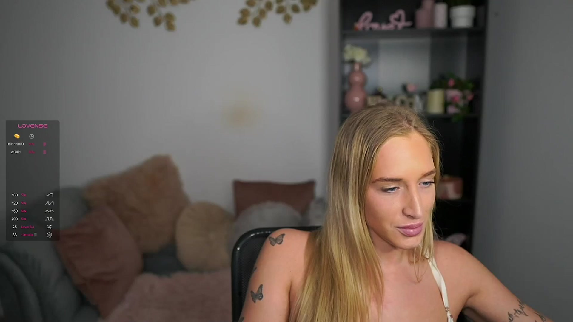 Gallery image thumbnail from NicoletteShea's myfreecams stream on, 03/20/2024, 16:18 image 2 of 20