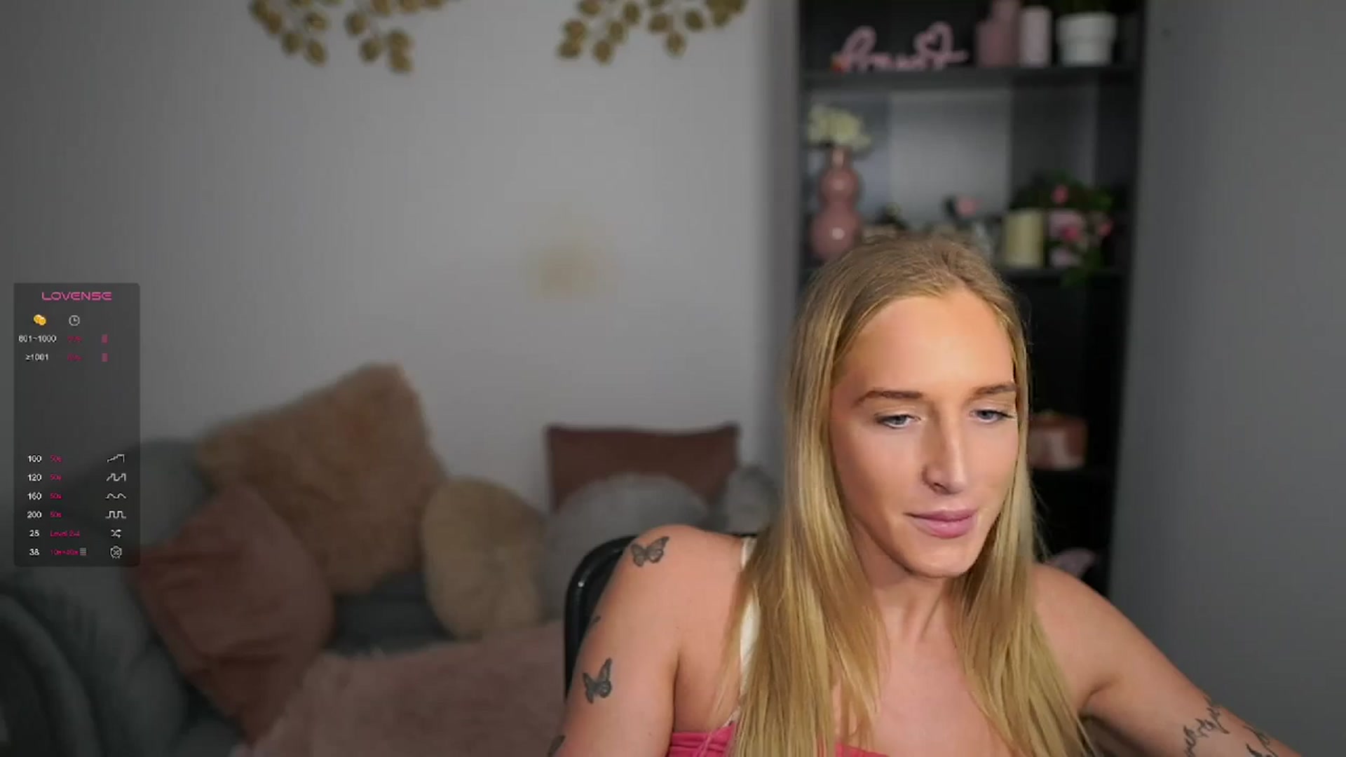 Gallery image thumbnail from NicoletteShea's myfreecams stream on, 03/20/2024, 16:18 image 8 of 20