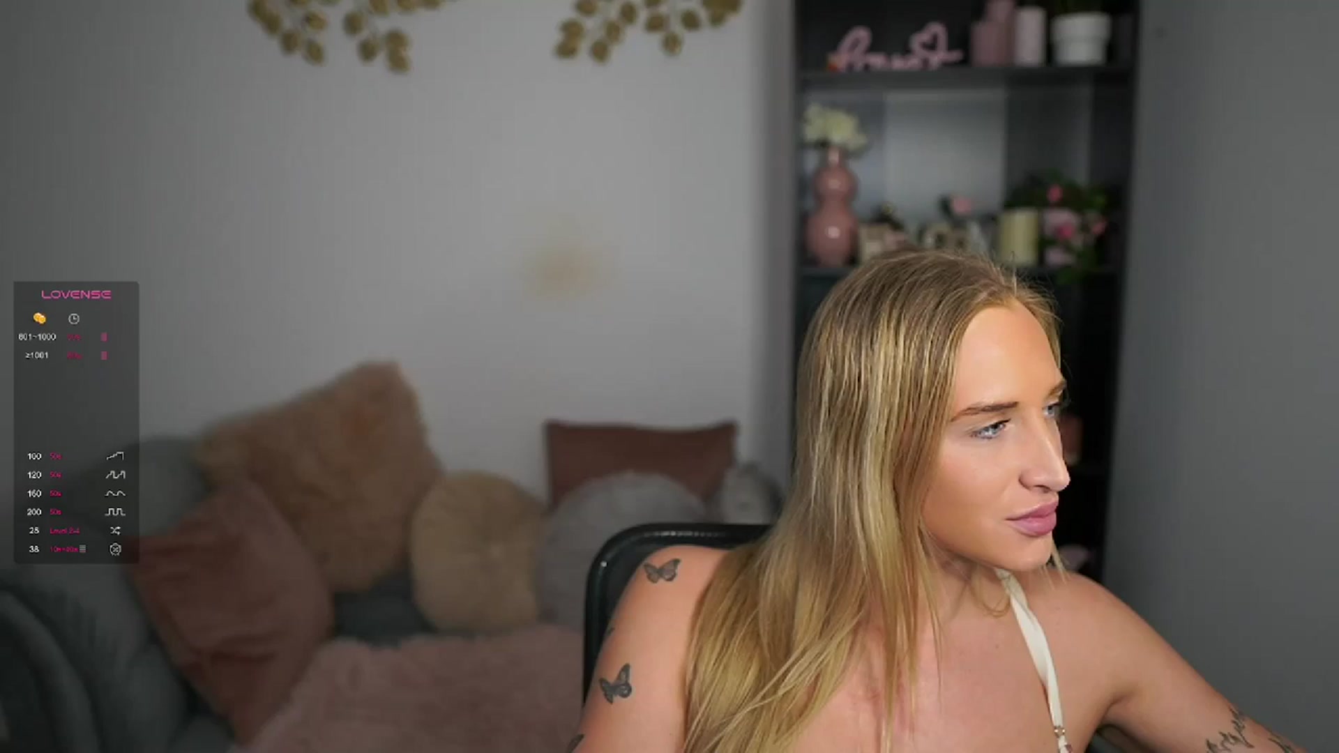 Gallery image thumbnail from NicoletteShea's myfreecams stream on, 03/20/2024, 16:18 image 1 of 20
