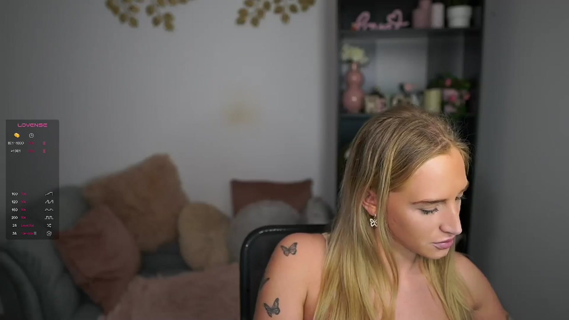 Gallery image thumbnail from NicoletteShea's myfreecams stream on, 03/20/2024, 16:18 image 10 of 20