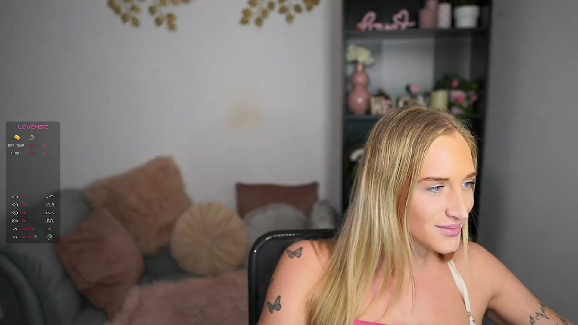Gallery image thumbnail from NicoletteShea's myfreecams stream on, 03/20/2024, 18:47 image 16 of 20