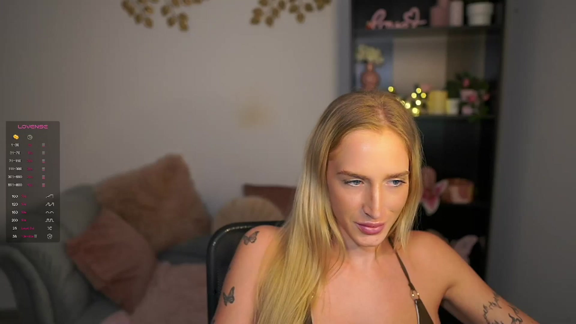Gallery image thumbnail from NicoletteShea's myfreecams stream on, 03/25/2024, 14:37 image 5 of 20