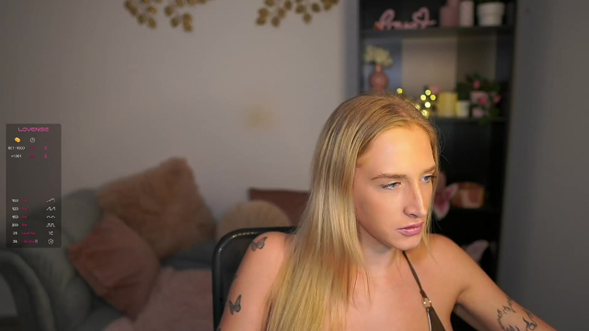 Gallery image thumbnail from NicoletteShea's myfreecams stream on, 03/25/2024, 14:37 image 3 of 20