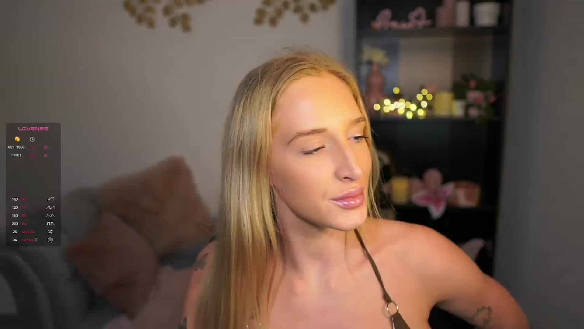 Gallery image thumbnail from NicoletteShea's myfreecams stream on, 03/25/2024, 14:37 image 1 of 20