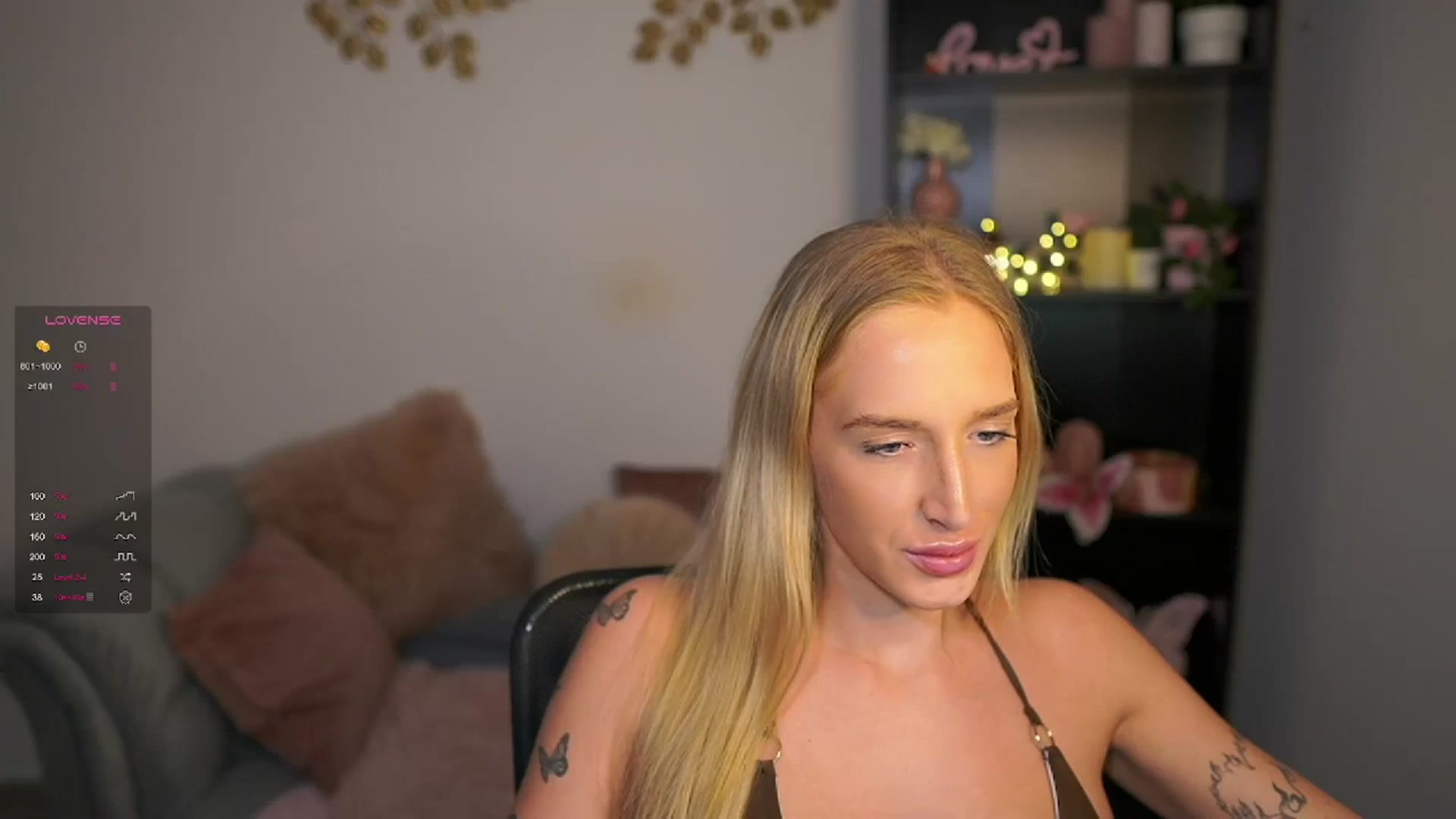 Gallery image thumbnail from NicoletteShea's myfreecams stream on, 03/25/2024, 14:37 image 2 of 20