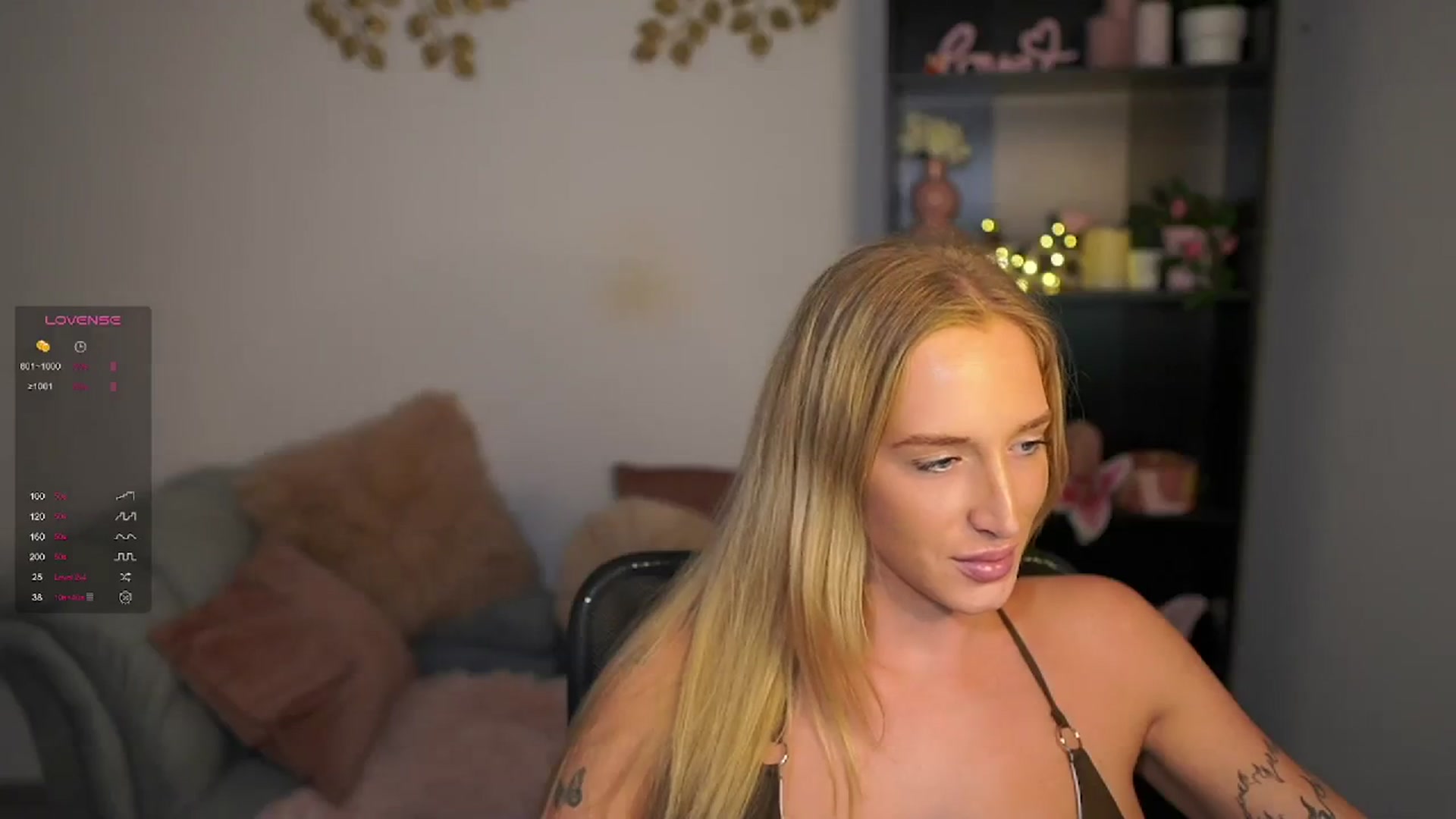 Gallery image thumbnail from NicoletteShea's myfreecams stream on, 03/25/2024, 16:47 image 20 of 20