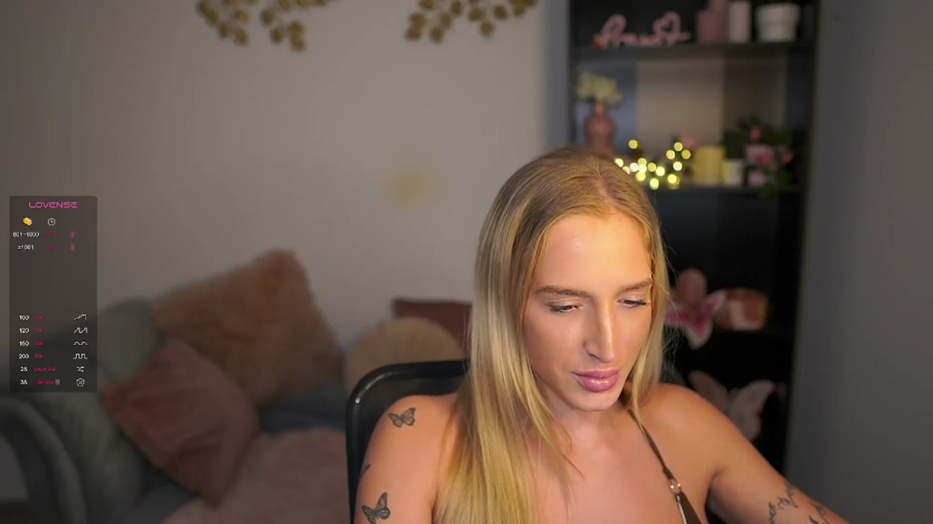Gallery image thumbnail from NicoletteShea's myfreecams stream on, 03/25/2024, 16:47 image 3 of 20