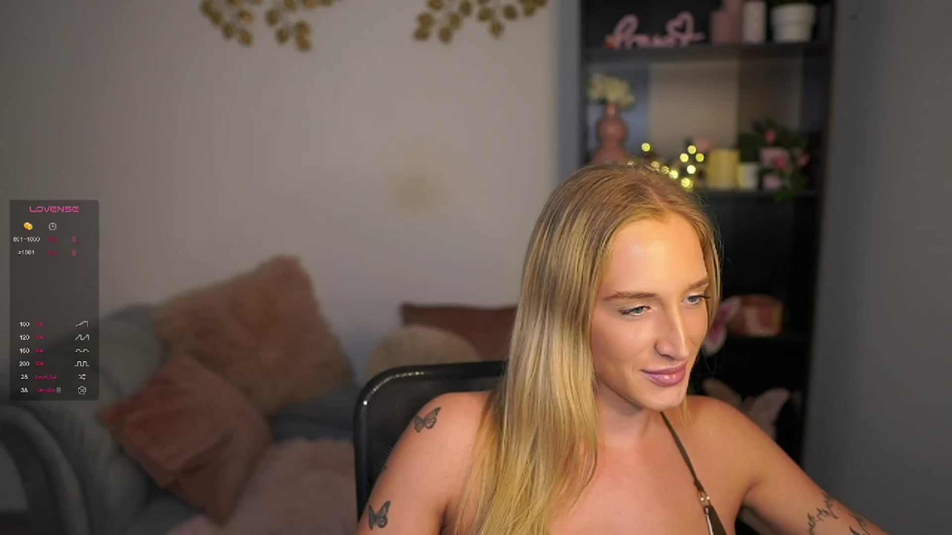 Gallery image thumbnail from NicoletteShea's myfreecams stream on, 03/25/2024, 16:47 image 19 of 20