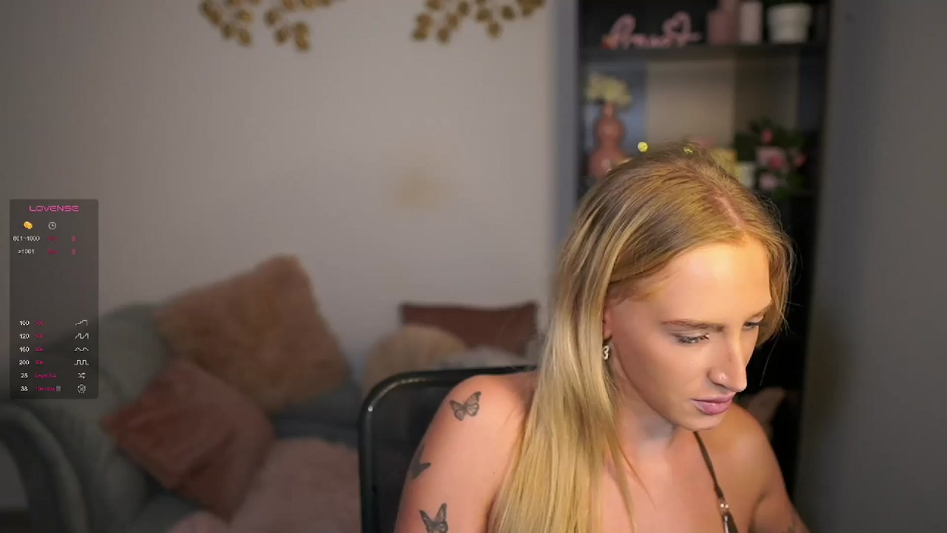 Gallery image thumbnail from NicoletteShea's myfreecams stream on, 03/25/2024, 16:47 image 8 of 20
