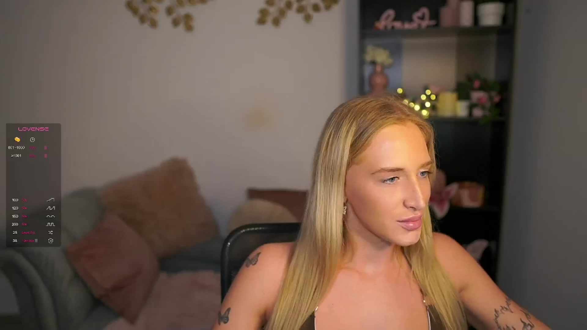 Gallery image thumbnail from NicoletteShea's myfreecams stream on, 03/25/2024, 18:52 image 6 of 20