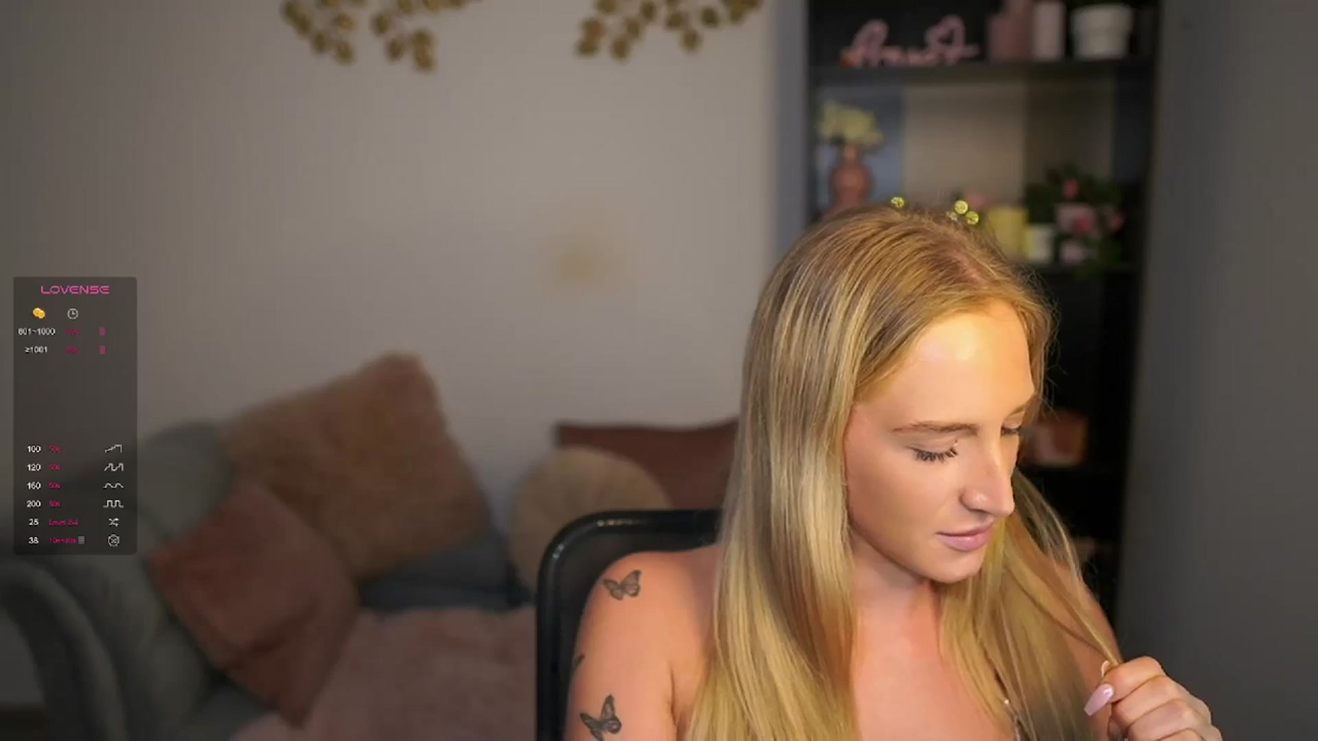 Gallery image thumbnail from NicoletteShea's myfreecams stream on, 03/25/2024, 18:52 image 14 of 20