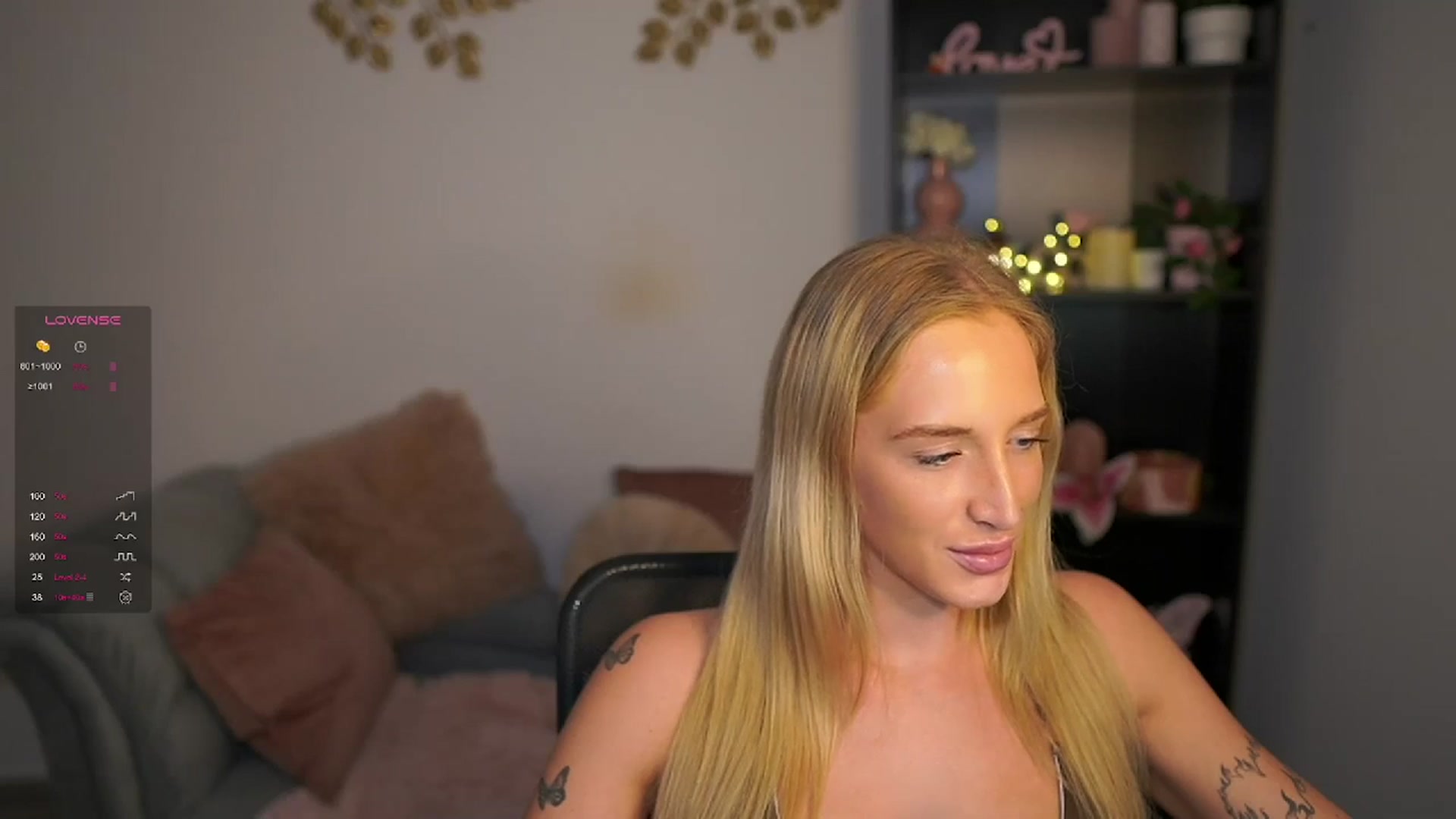 Gallery image thumbnail from NicoletteShea's myfreecams stream on, 03/25/2024, 18:52 image 15 of 20