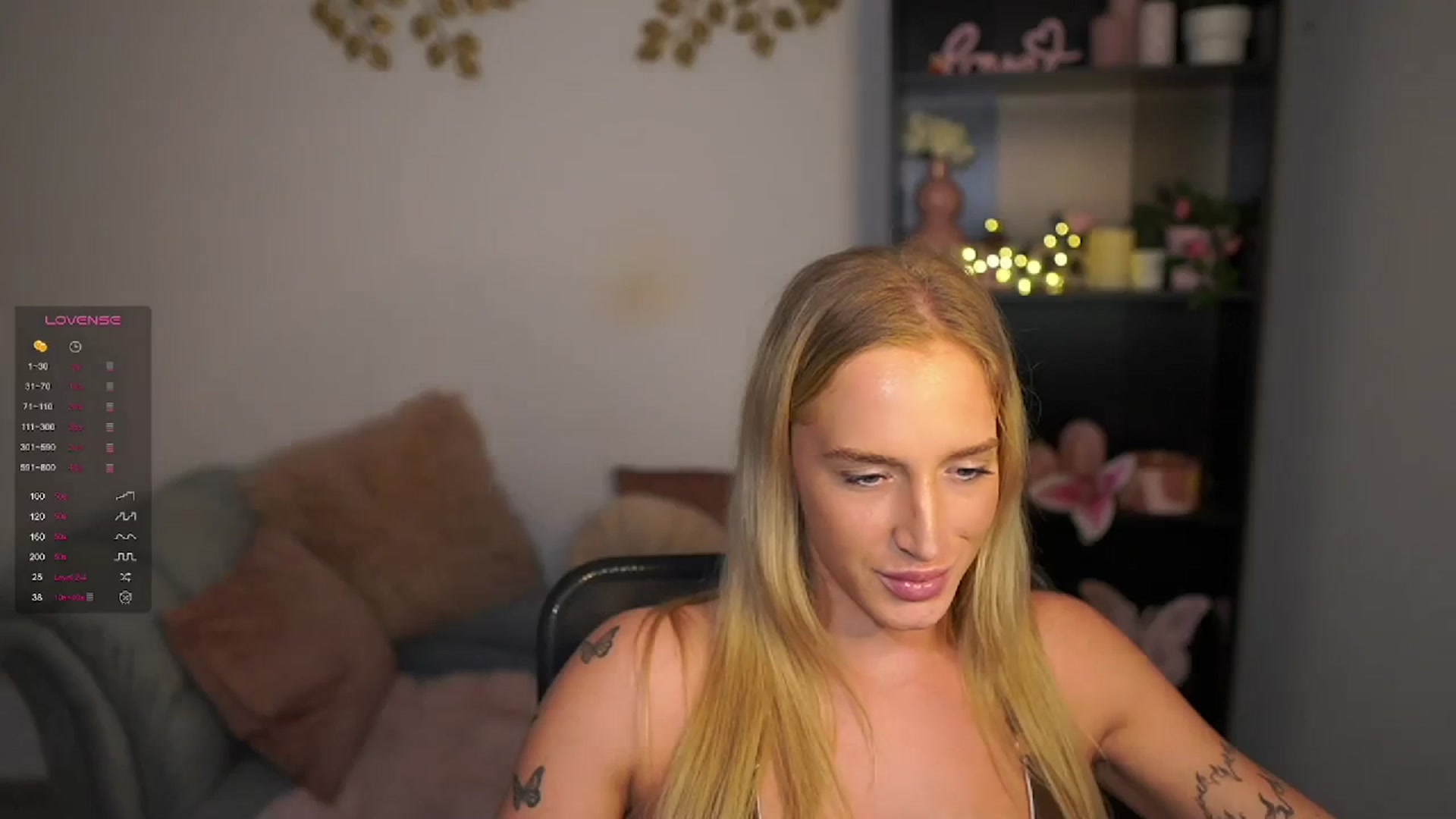 Gallery image thumbnail from NicoletteShea's myfreecams stream on, 03/25/2024, 18:52 image 2 of 20