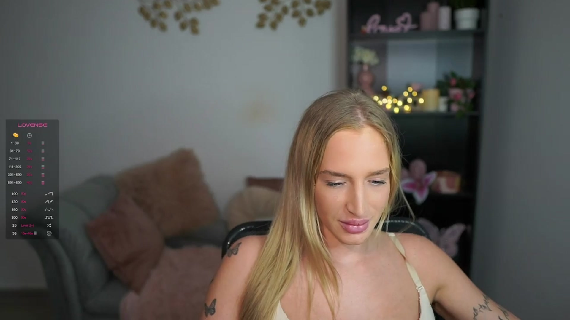 Gallery image thumbnail from NicoletteShea's myfreecams stream on, 03/27/2024, 15:20 image 15 of 20