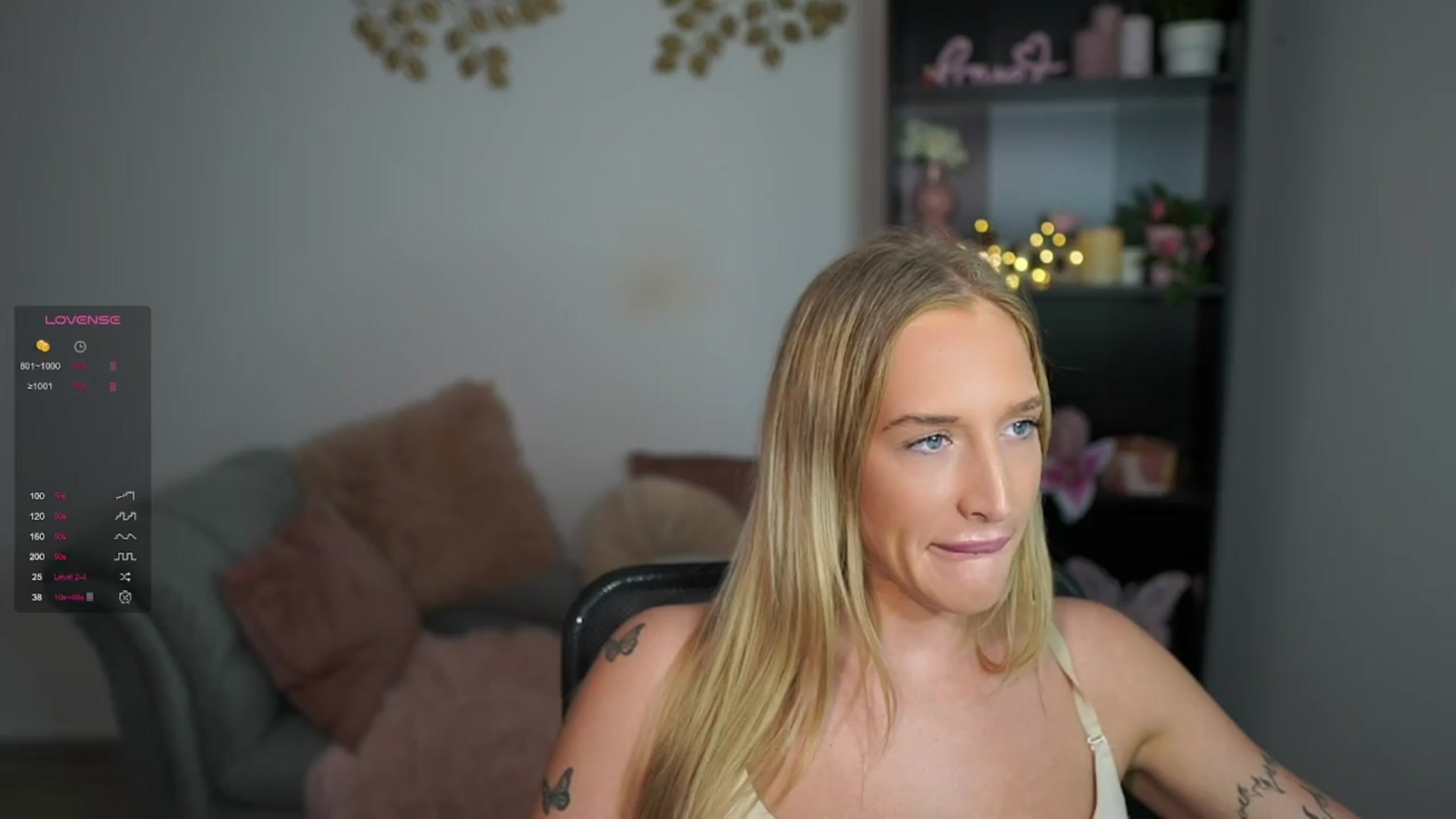 Gallery image thumbnail from NicoletteShea's myfreecams stream on, 03/27/2024, 15:20 image 20 of 20