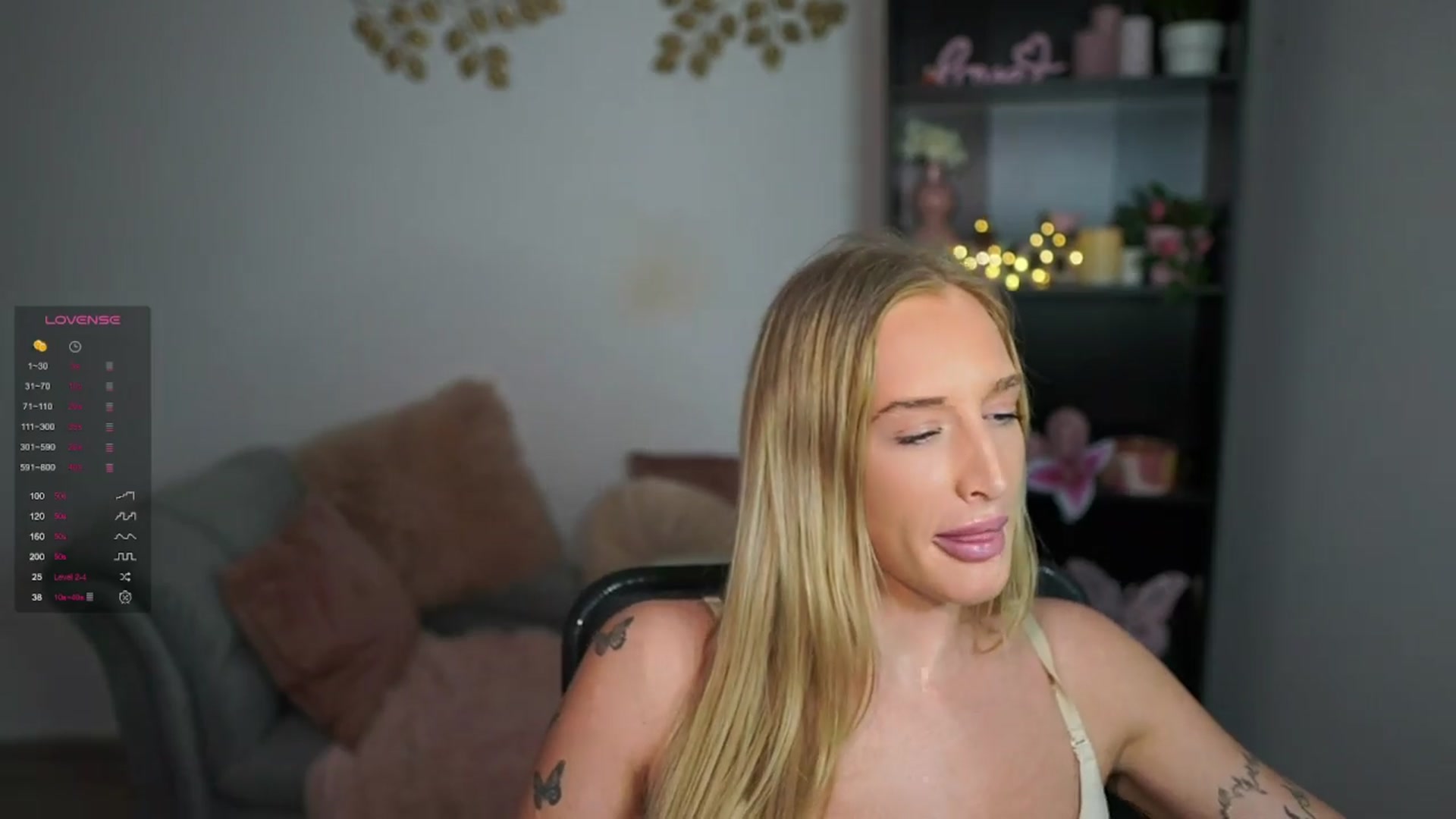 Gallery image thumbnail from NicoletteShea's myfreecams stream on, 03/27/2024, 15:20 image 18 of 20