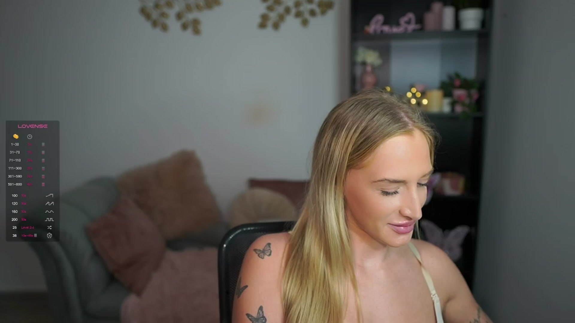 Gallery image thumbnail from NicoletteShea's myfreecams stream on, 03/27/2024, 15:20 image 12 of 20