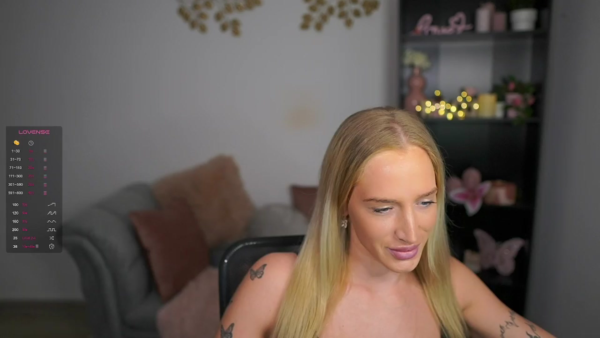 Gallery image thumbnail from NicoletteShea's myfreecams stream on, 03/29/2024, 13:05 image 4 of 20