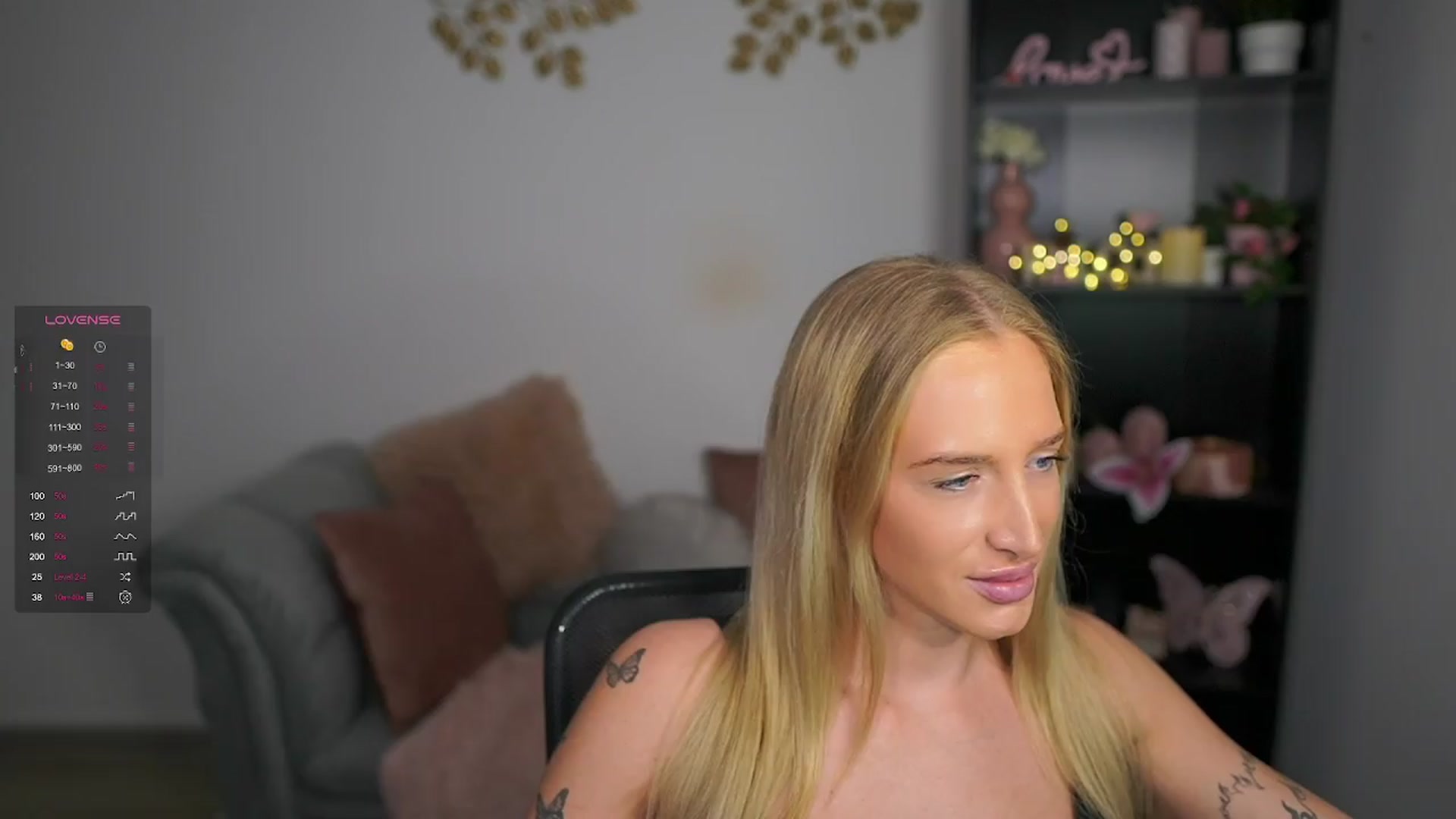 Gallery image thumbnail from NicoletteShea's myfreecams stream on, 03/29/2024, 13:05 image 5 of 20