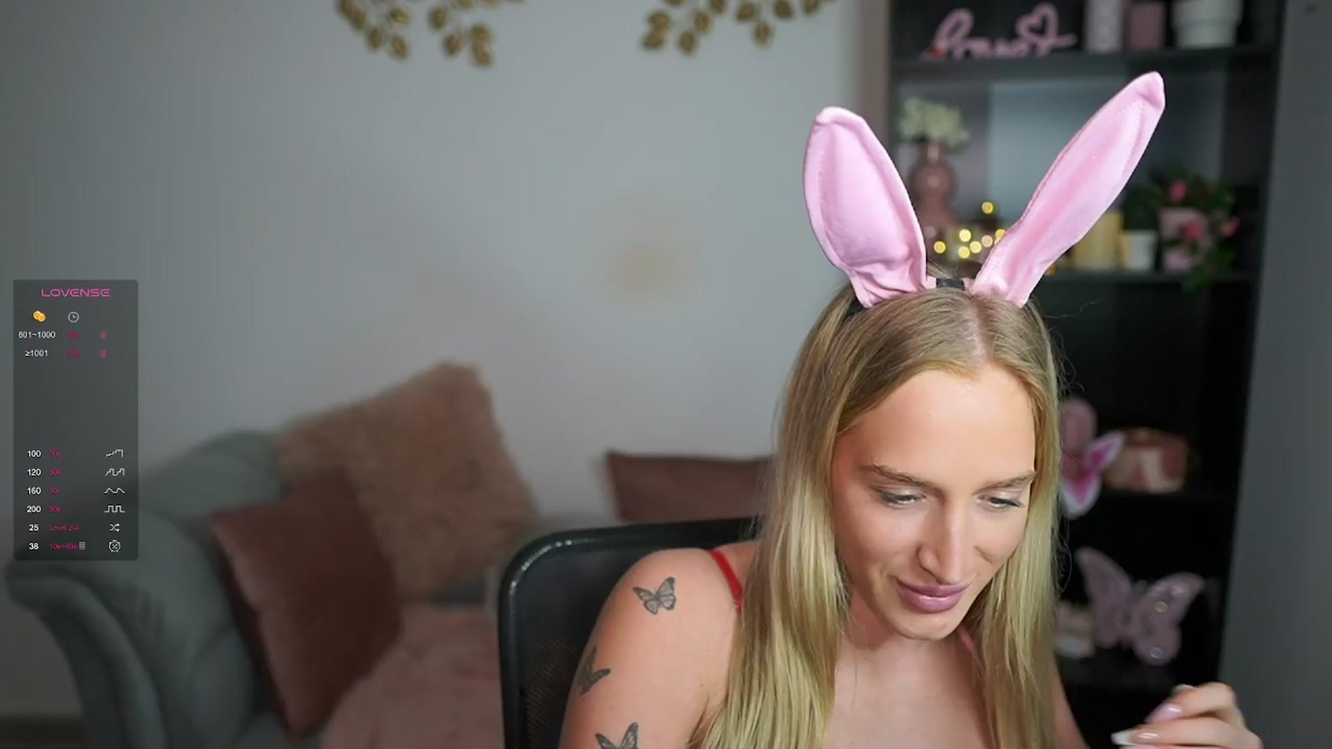 Gallery image thumbnail from NicoletteShea's myfreecams stream on, 03/31/2024, 20:37 image 15 of 20