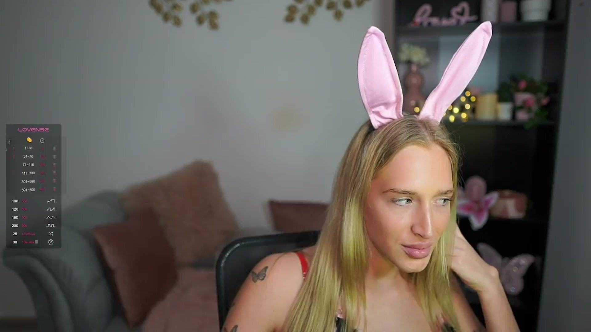 Gallery image thumbnail from NicoletteShea's myfreecams stream on, 03/31/2024, 20:37 image 17 of 20
